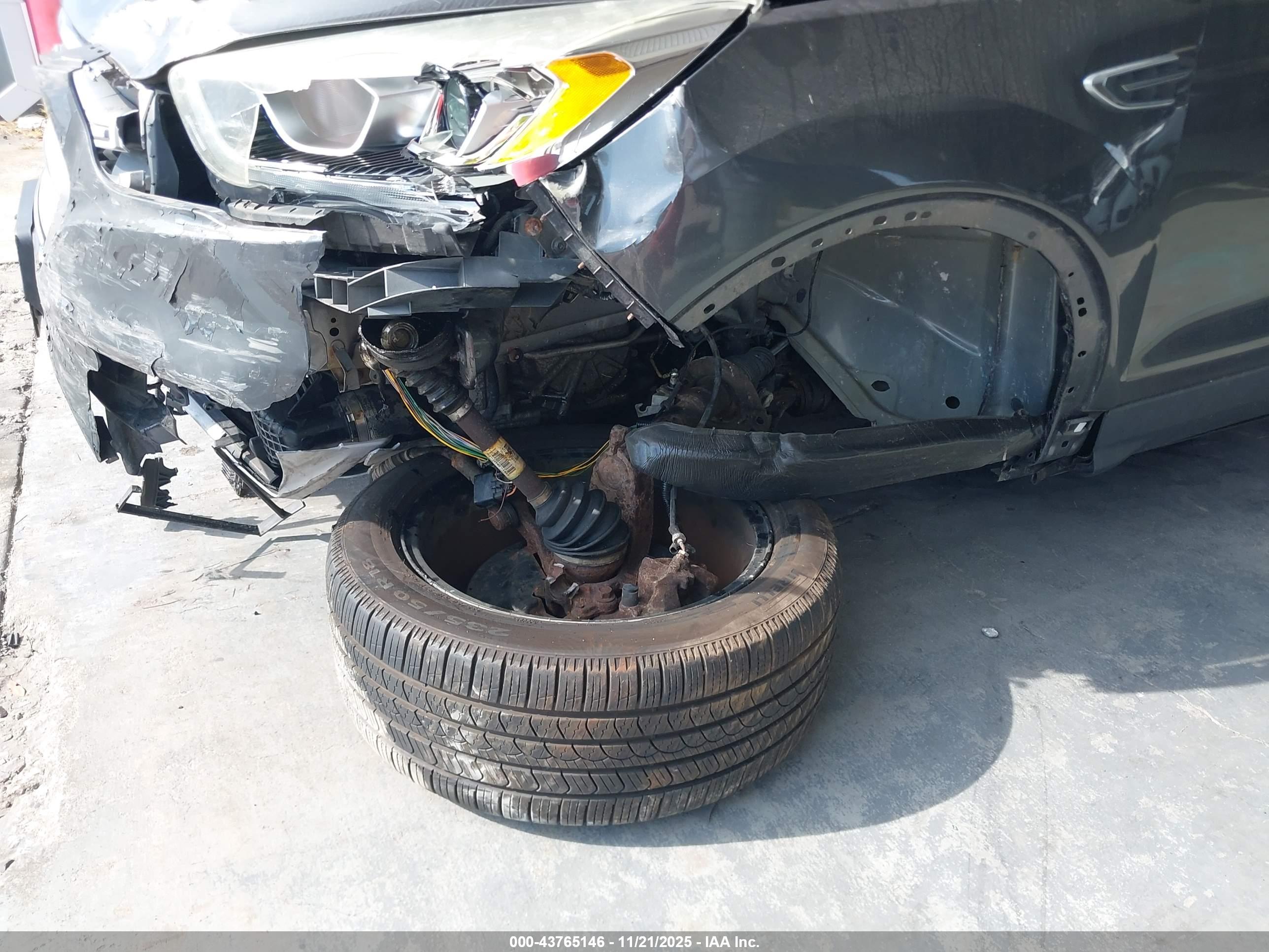 FORD ESCAPE image 6