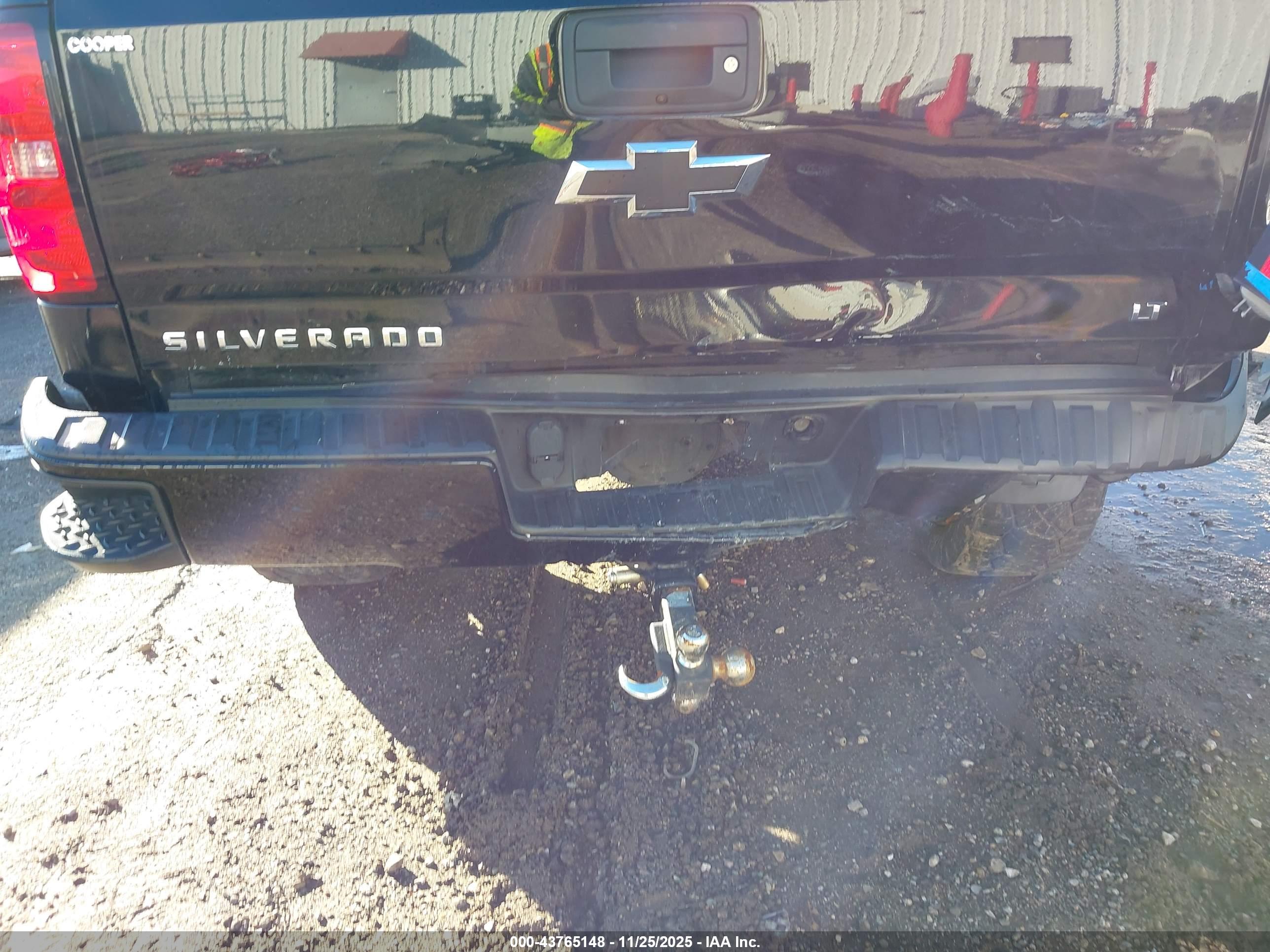 CHEVROLET SILVERADO image 6