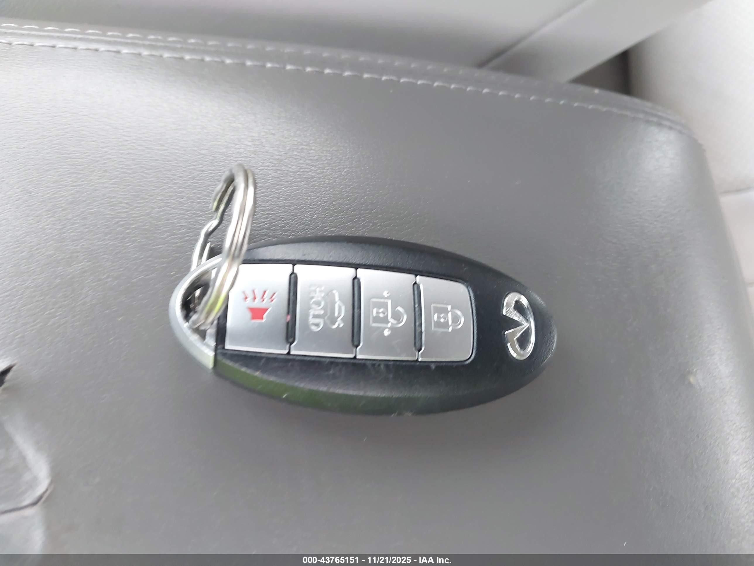 INFINITI G37 image 11