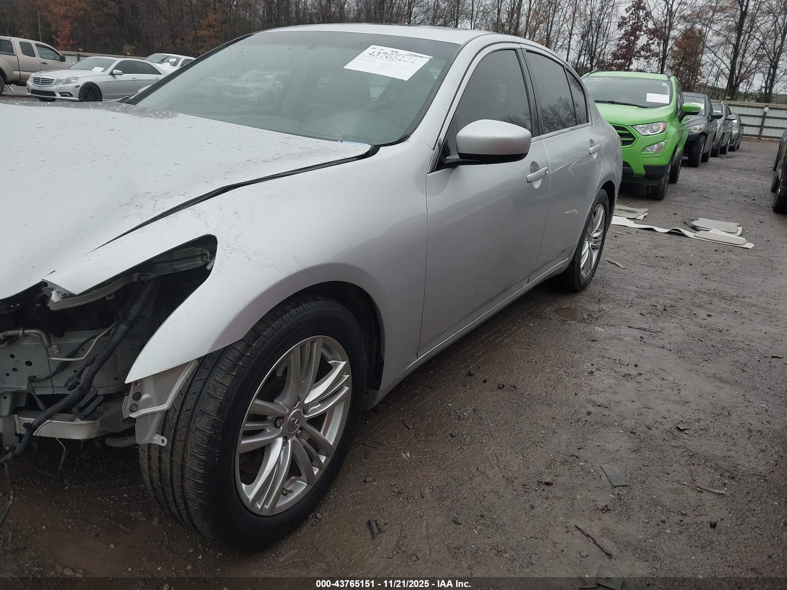 INFINITI G37 image 2