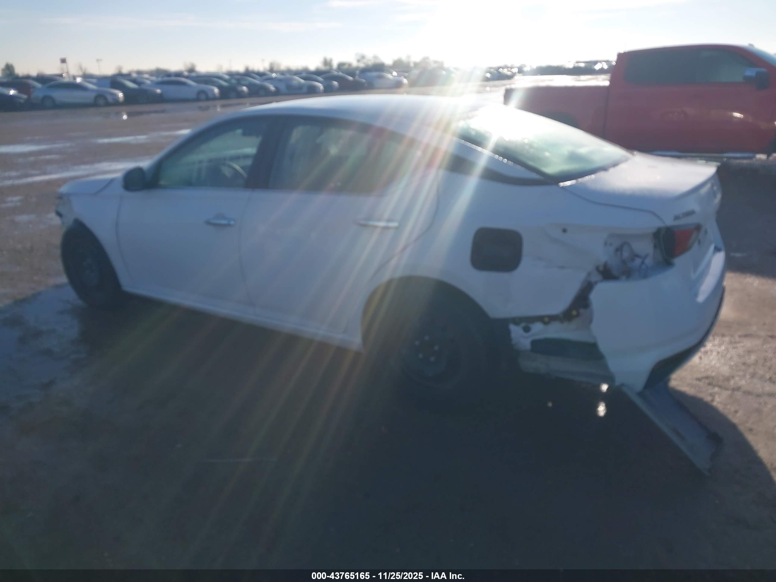 NISSAN ALTIMA image 3