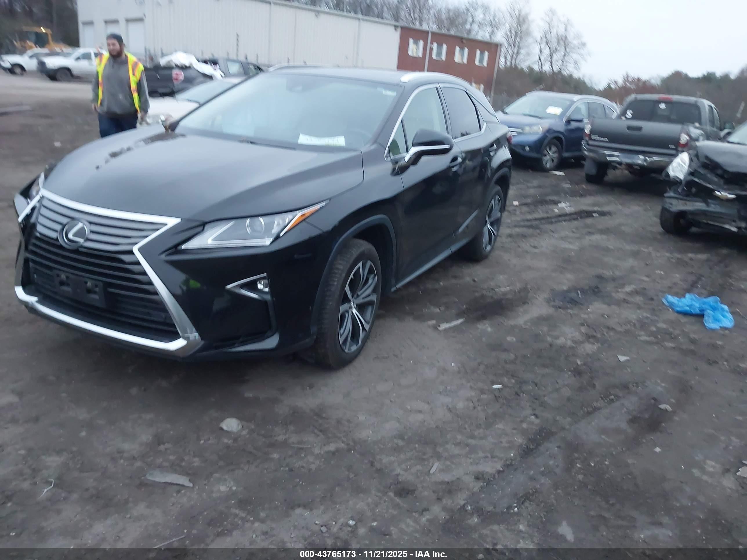 LEXUS RX image 2