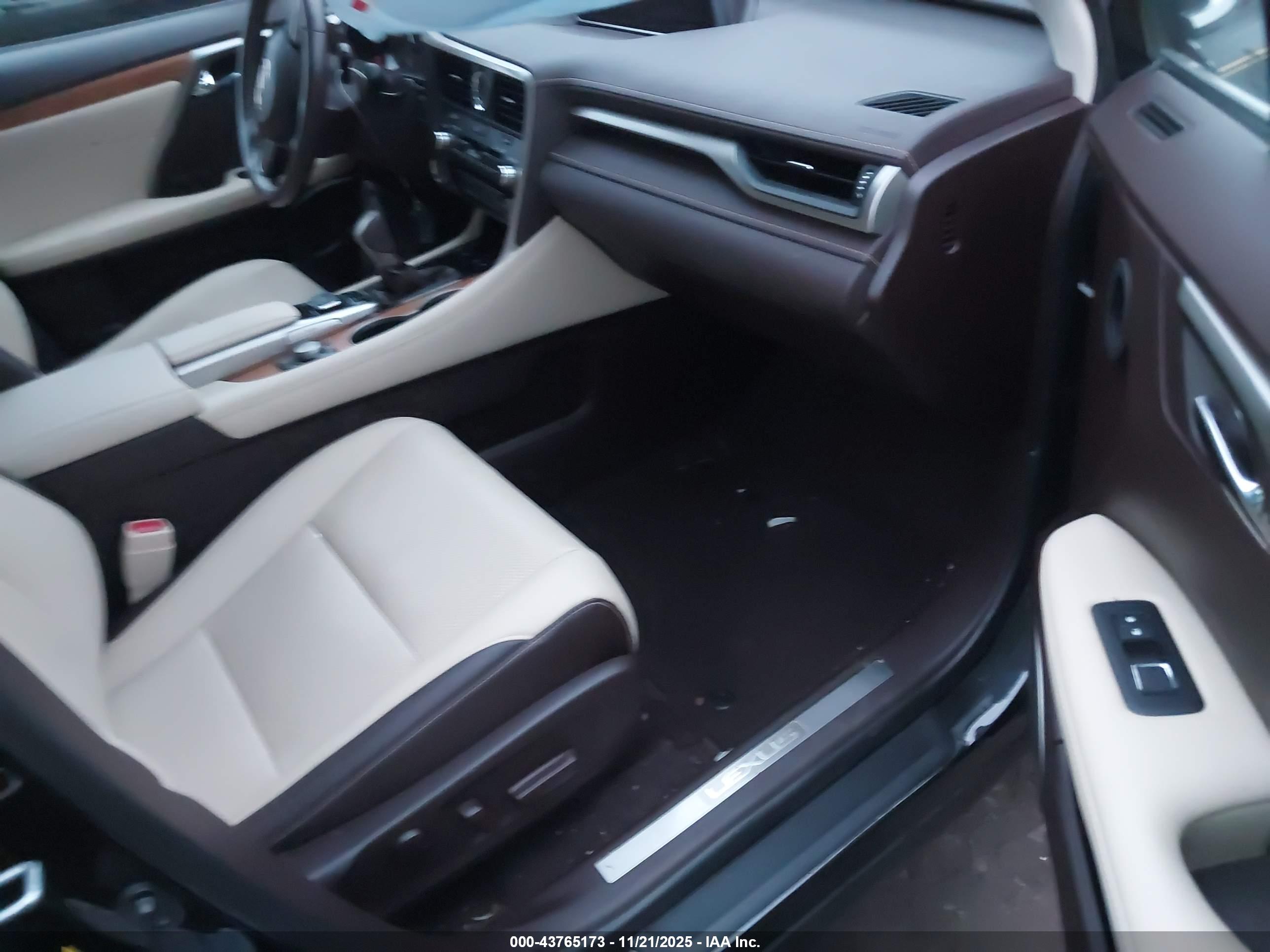 LEXUS RX image 5