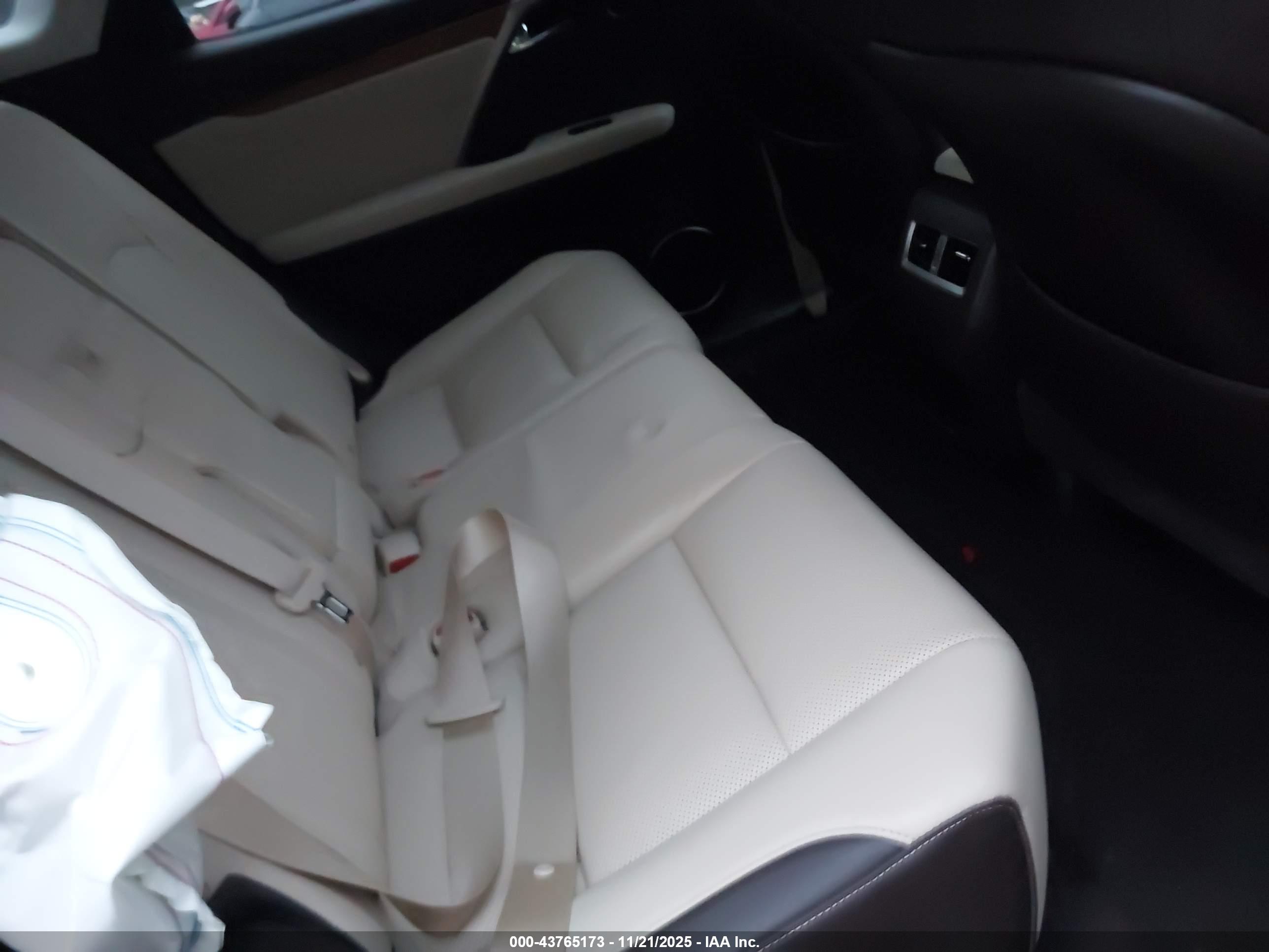 LEXUS RX image 8
