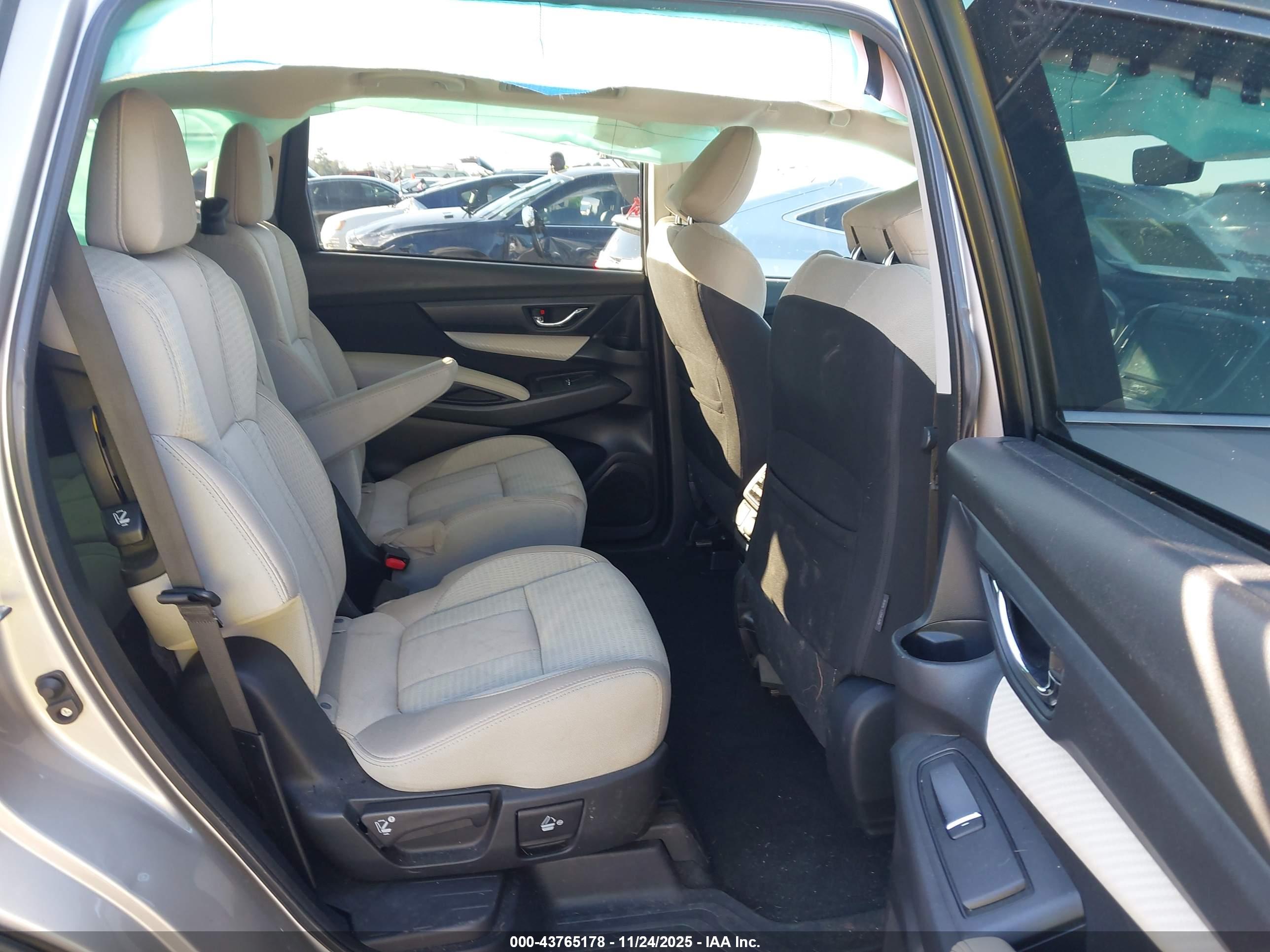 SUBARU ASCENT image 8