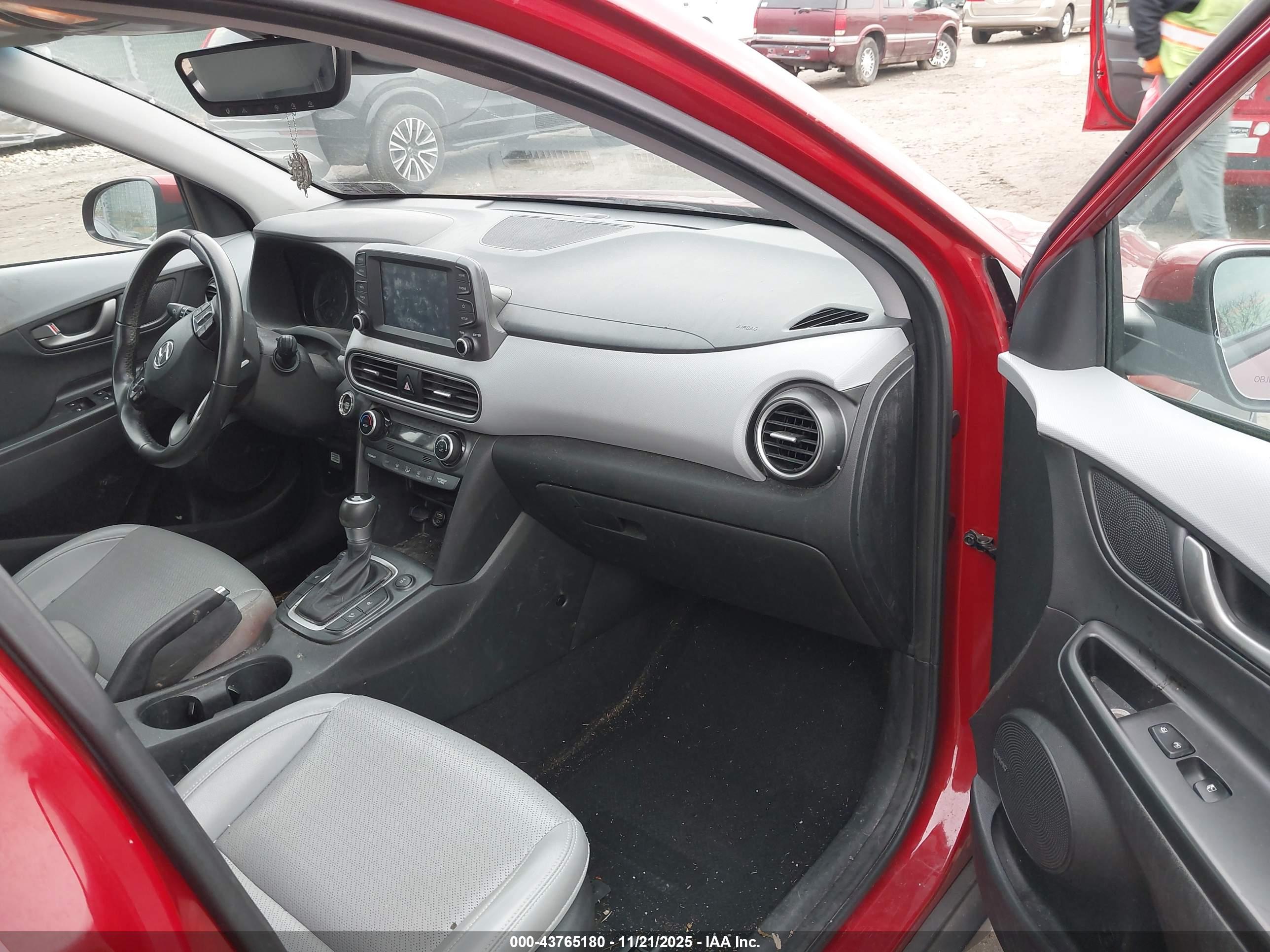 HYUNDAI KONA image 5