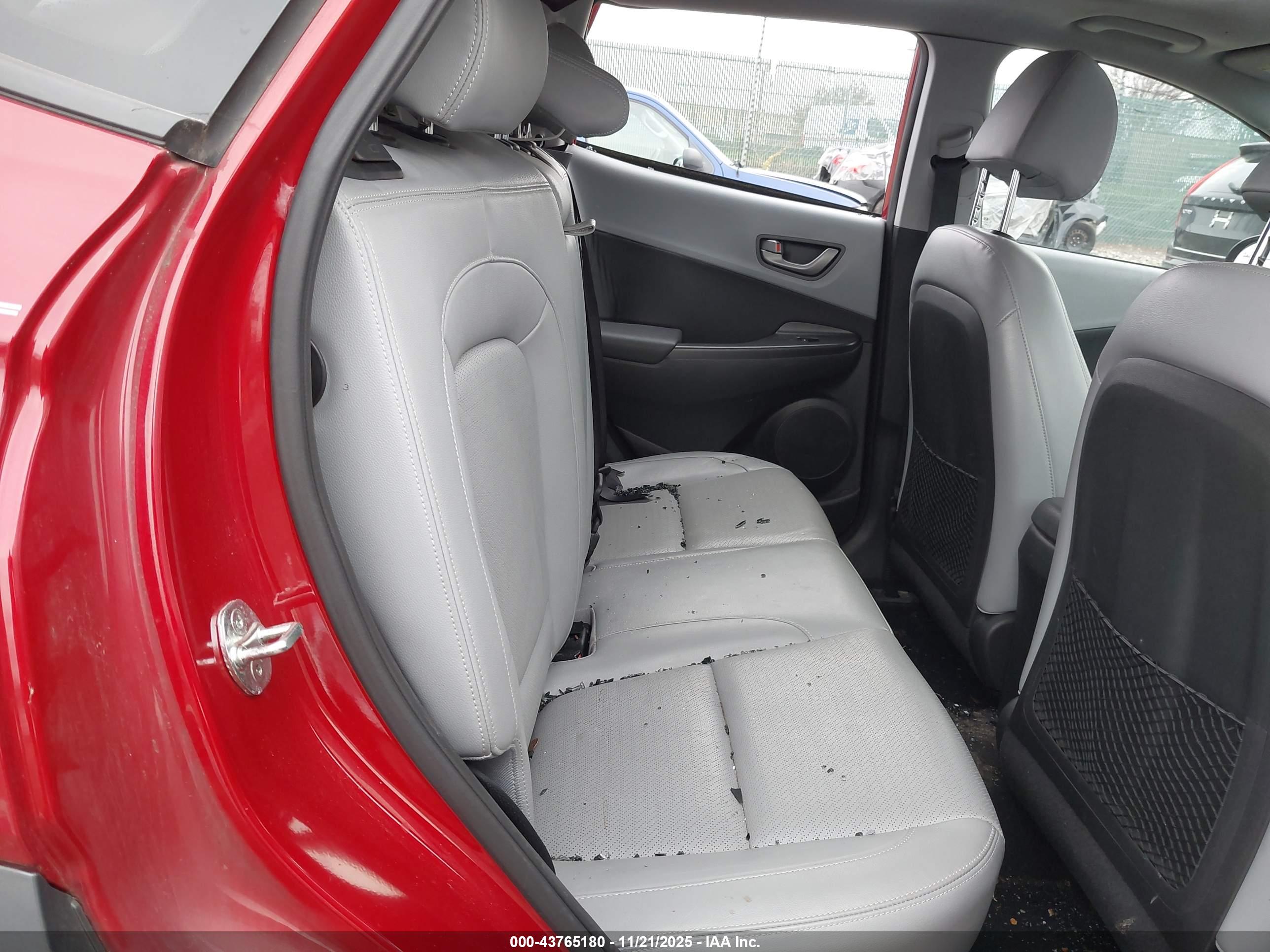 HYUNDAI KONA image 8