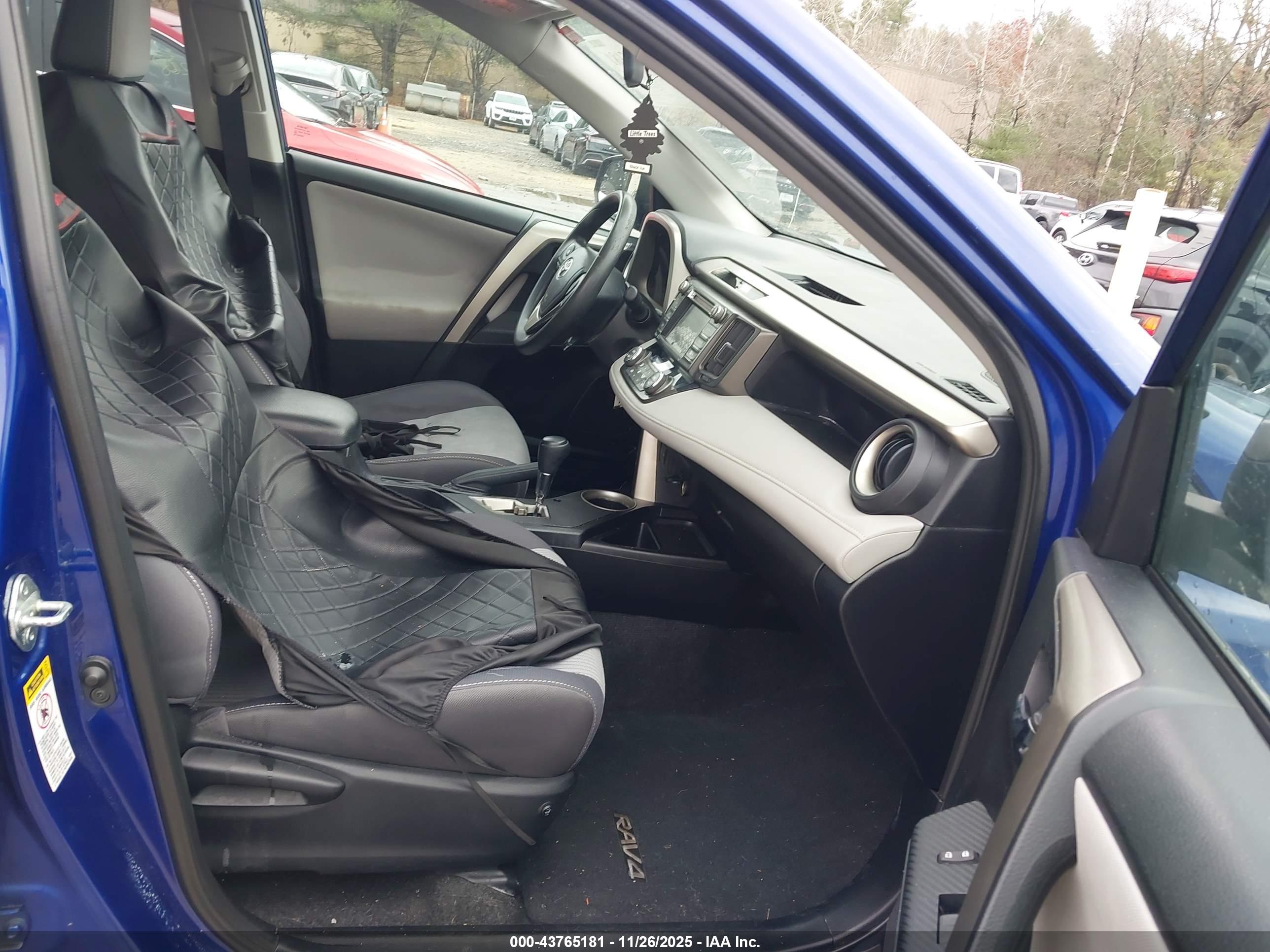 TOYOTA RAV4 image 5