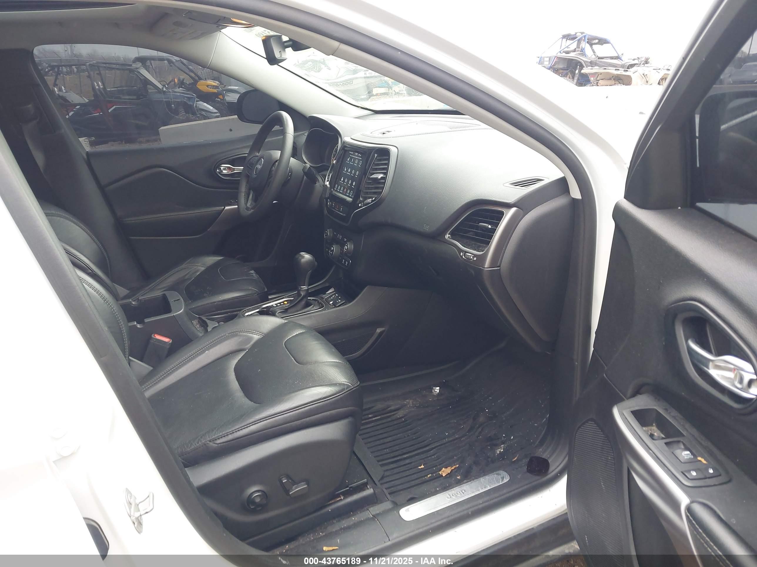JEEP CHEROKEE image 5