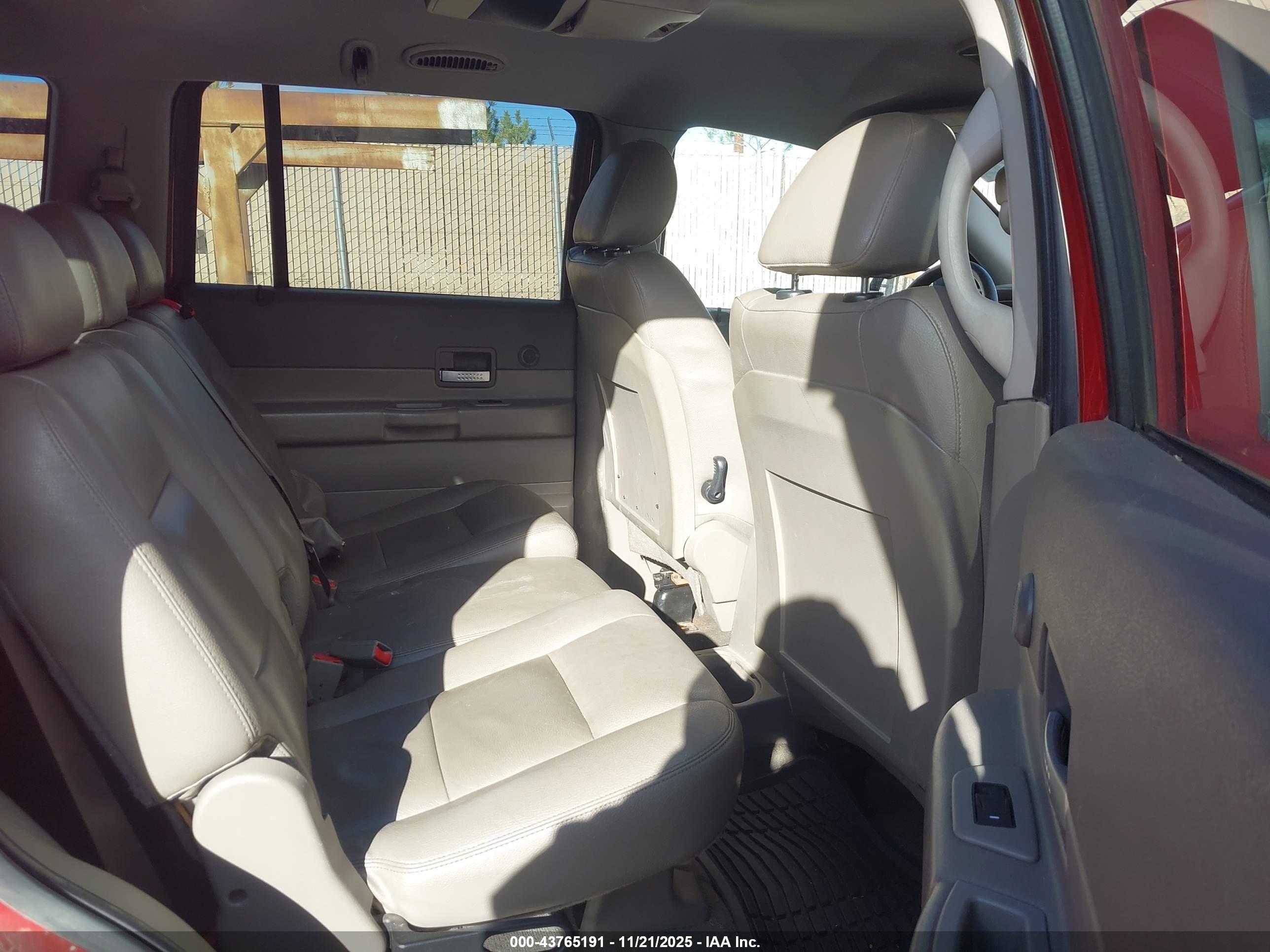DODGE DURANGO image 8