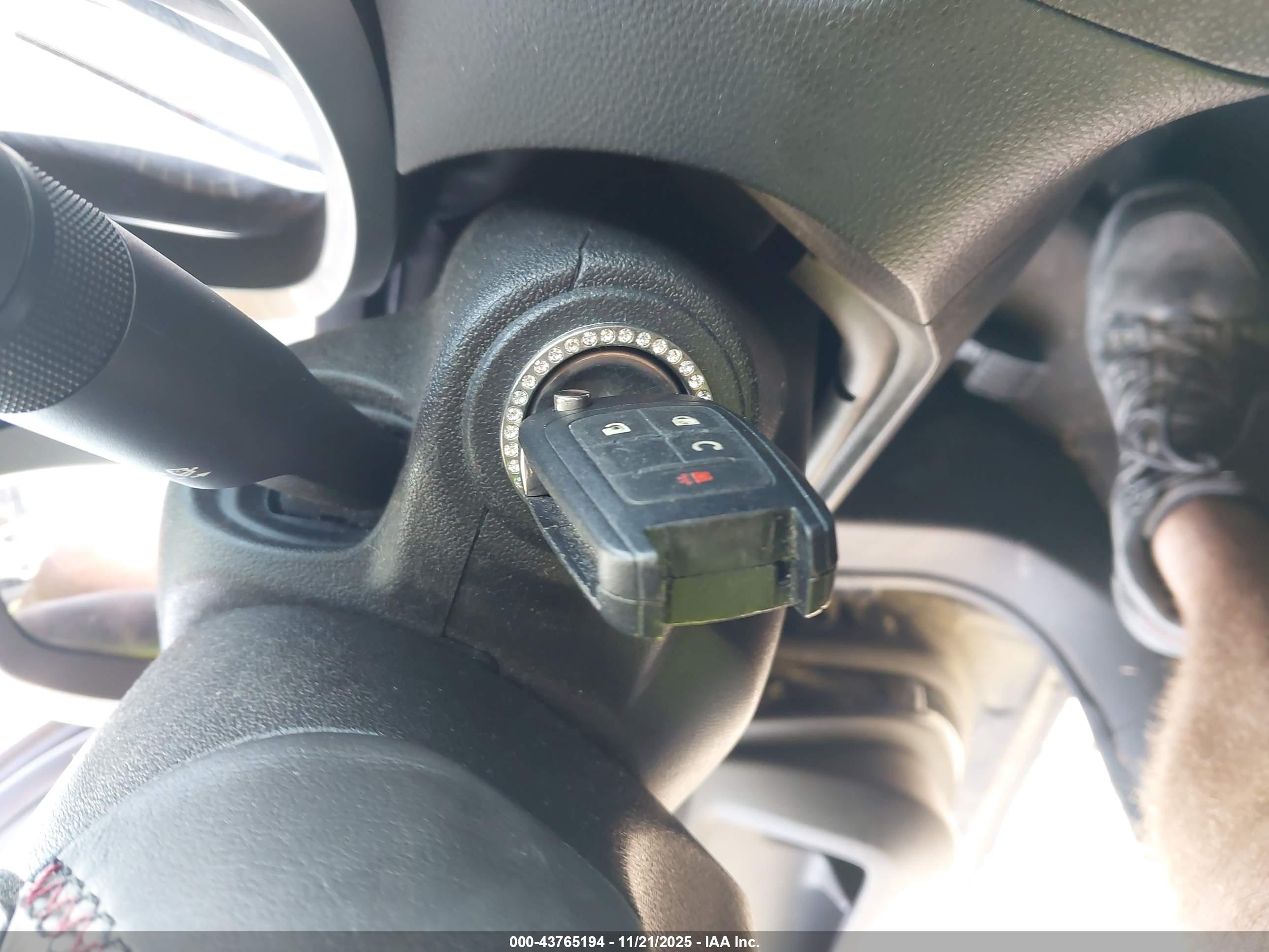 CHEVROLET EQUINOX image 11