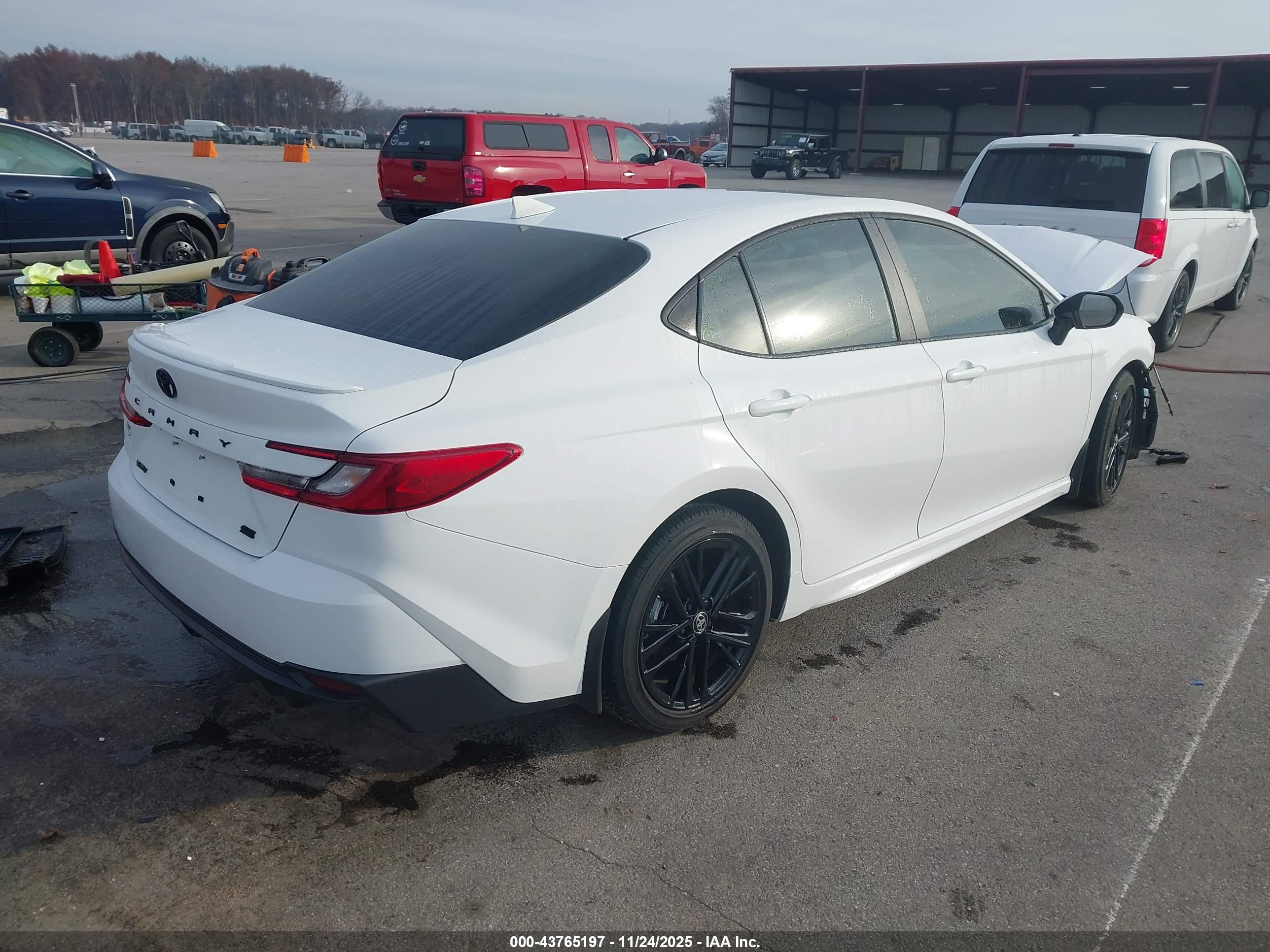TOYOTA CAMRY image 4