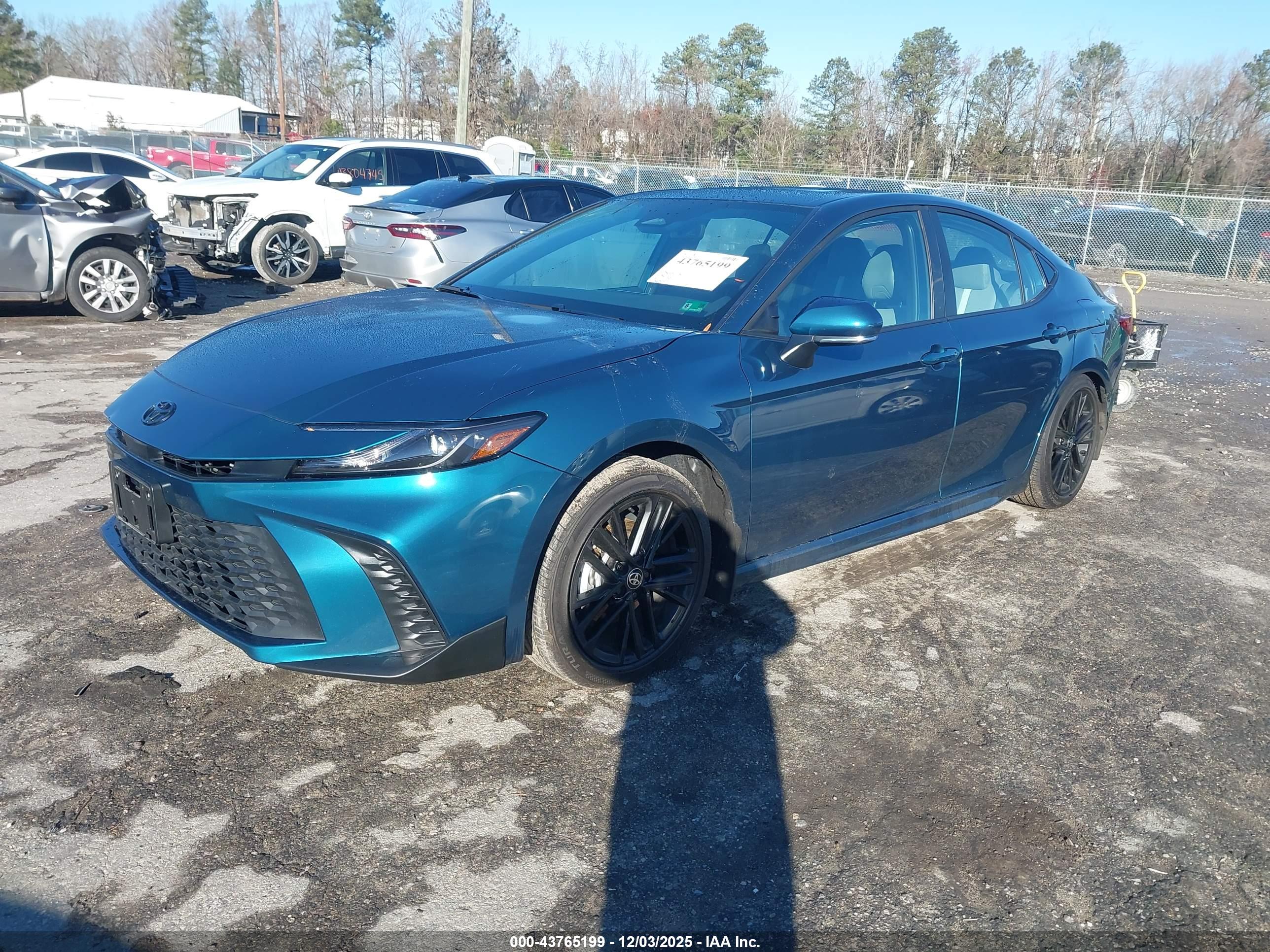 TOYOTA CAMRY image 2