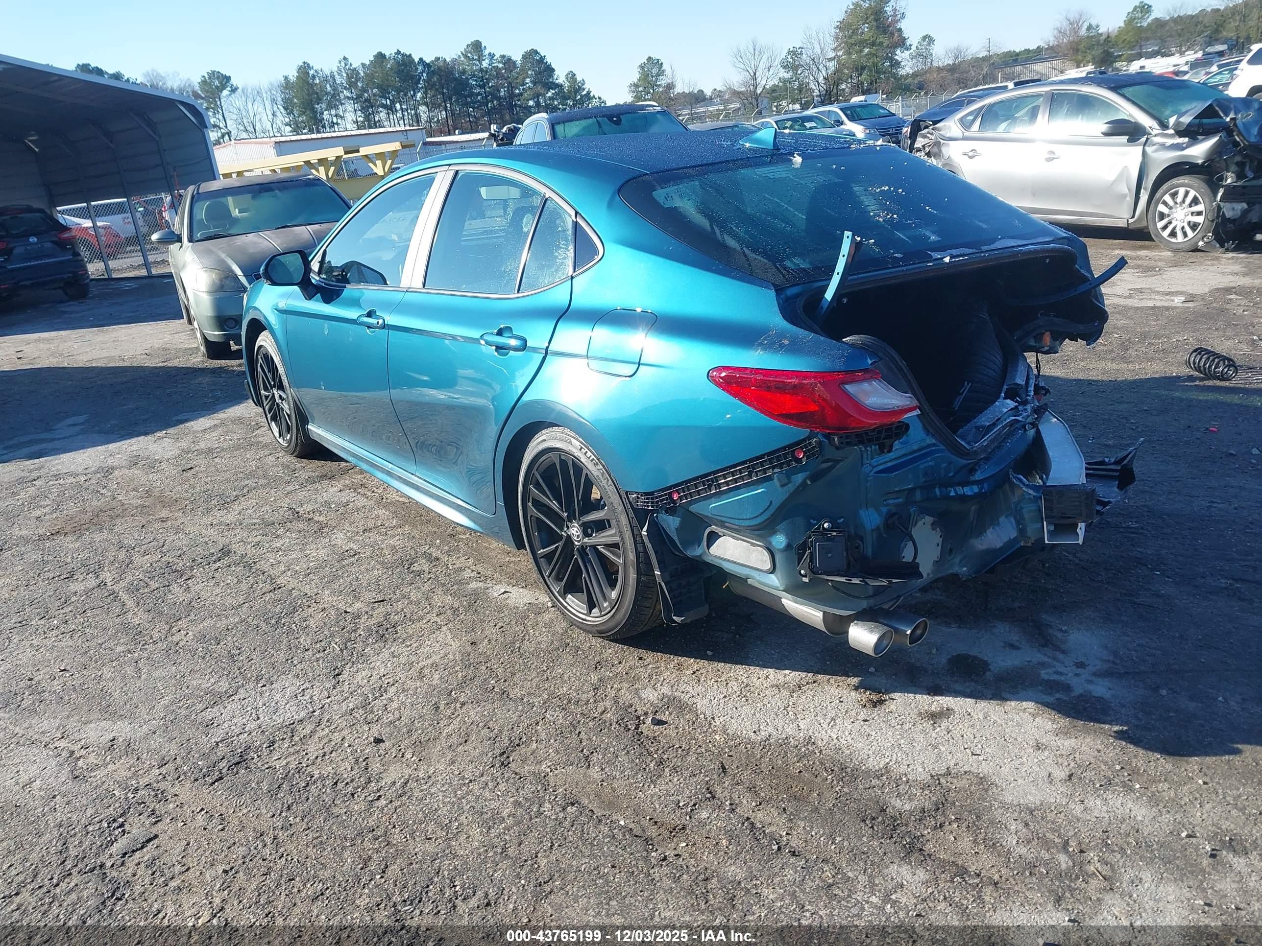 TOYOTA CAMRY image 3