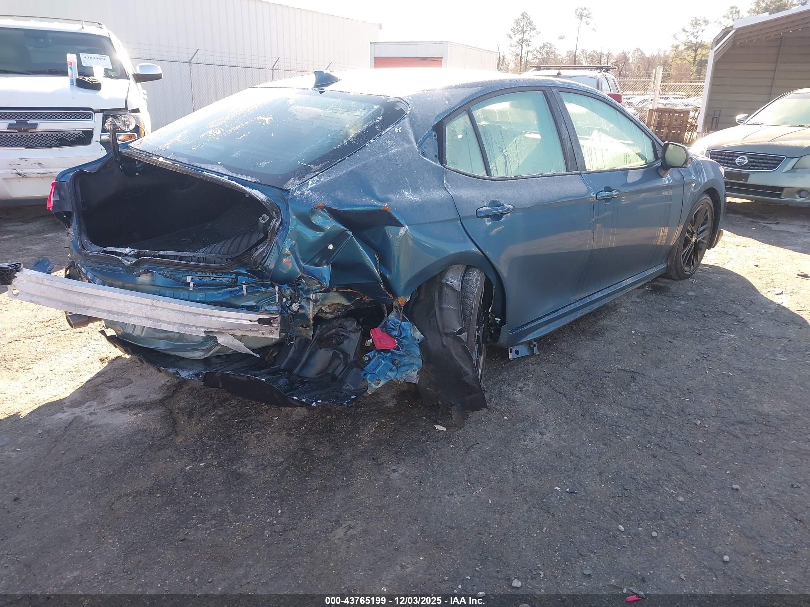 TOYOTA CAMRY image 4