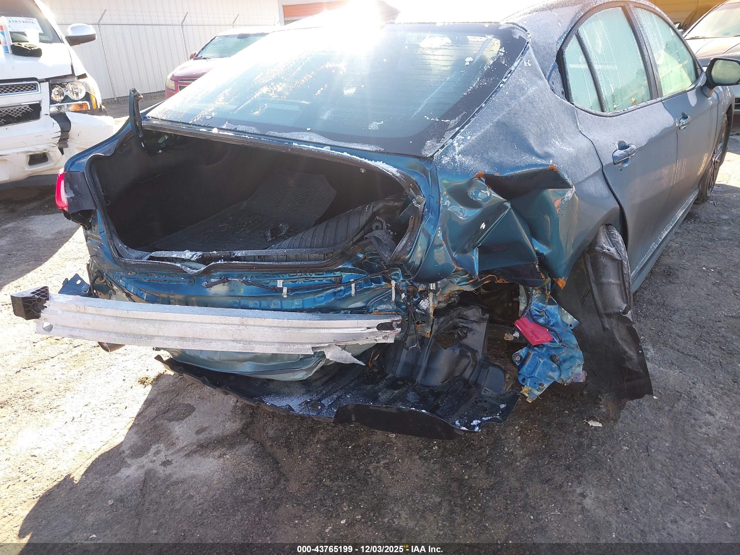 TOYOTA CAMRY image 6