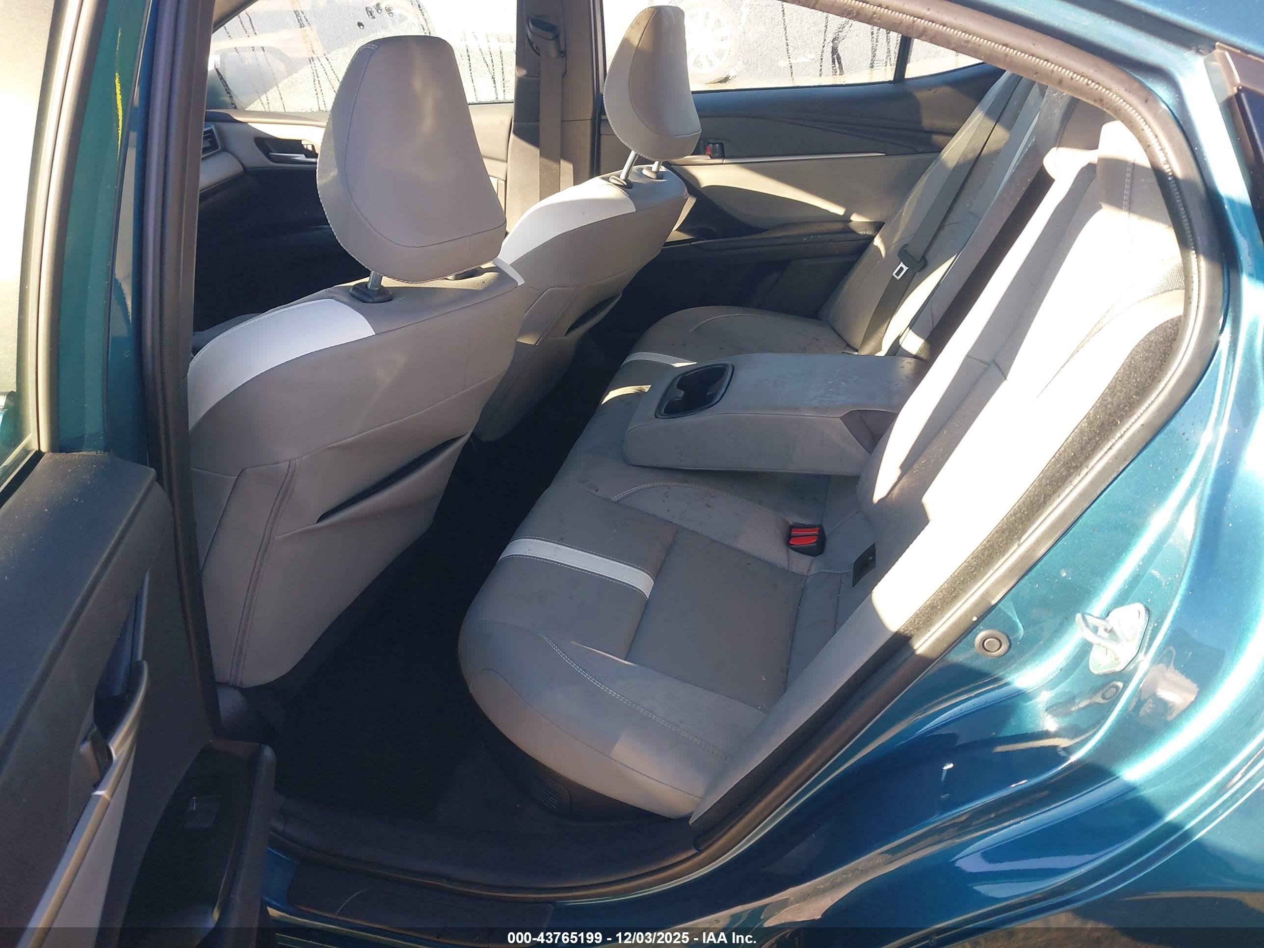 TOYOTA CAMRY image 8