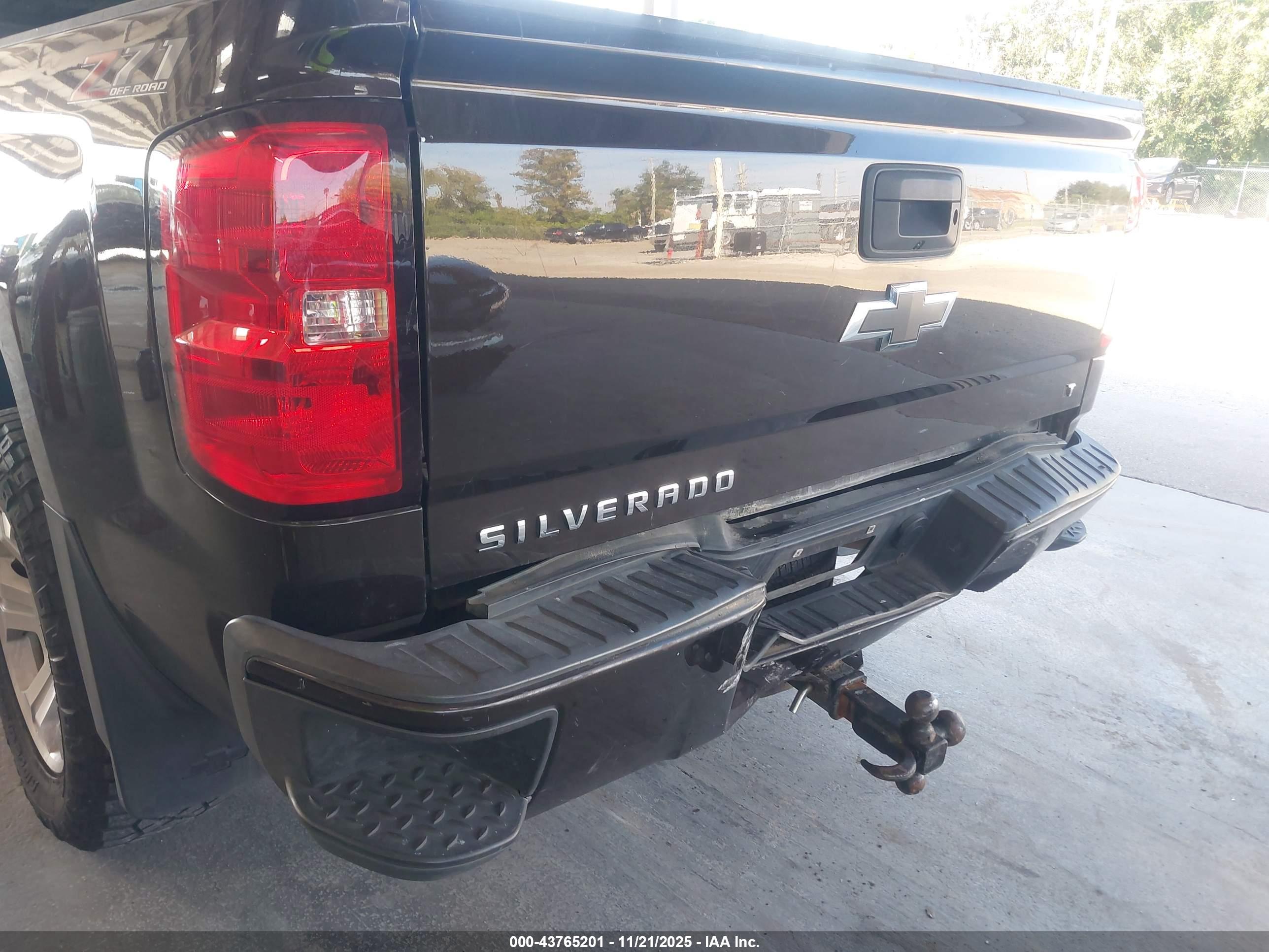 CHEVROLET SILVERADO image 6
