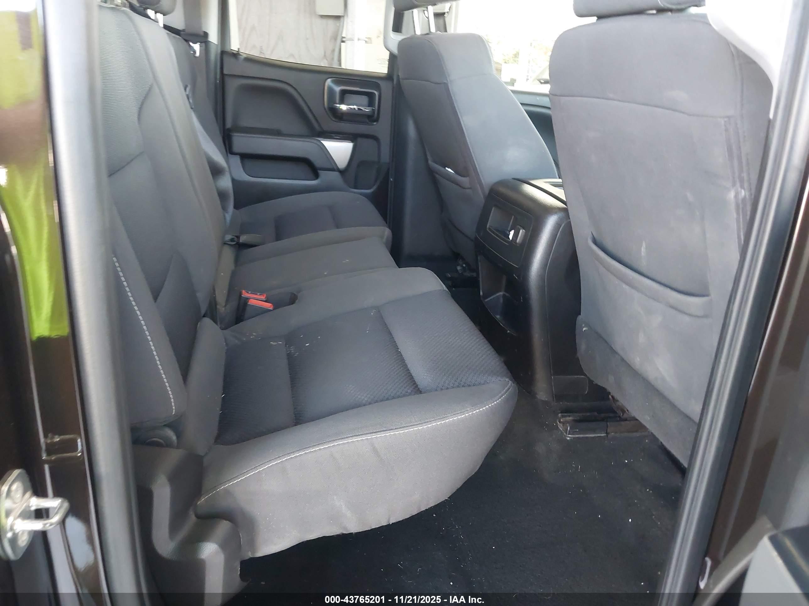 CHEVROLET SILVERADO image 8