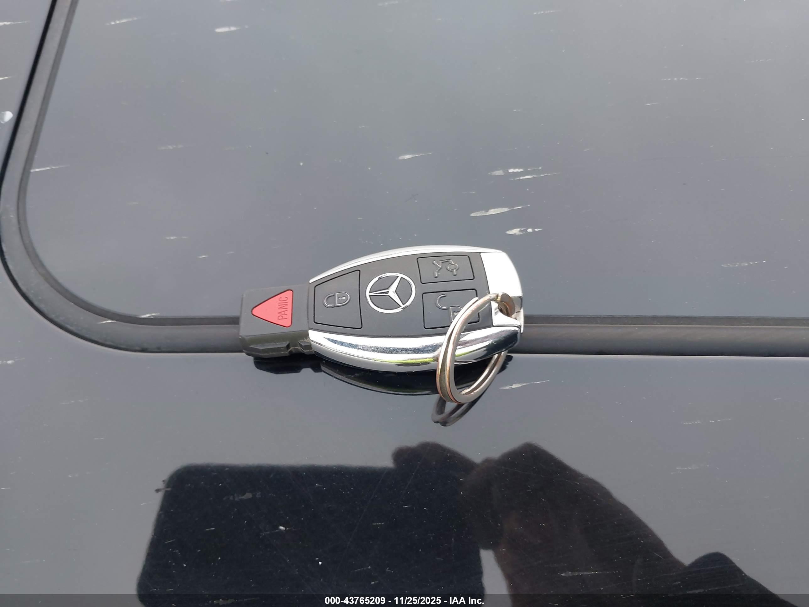 MERCEDES-BENZ E image 11