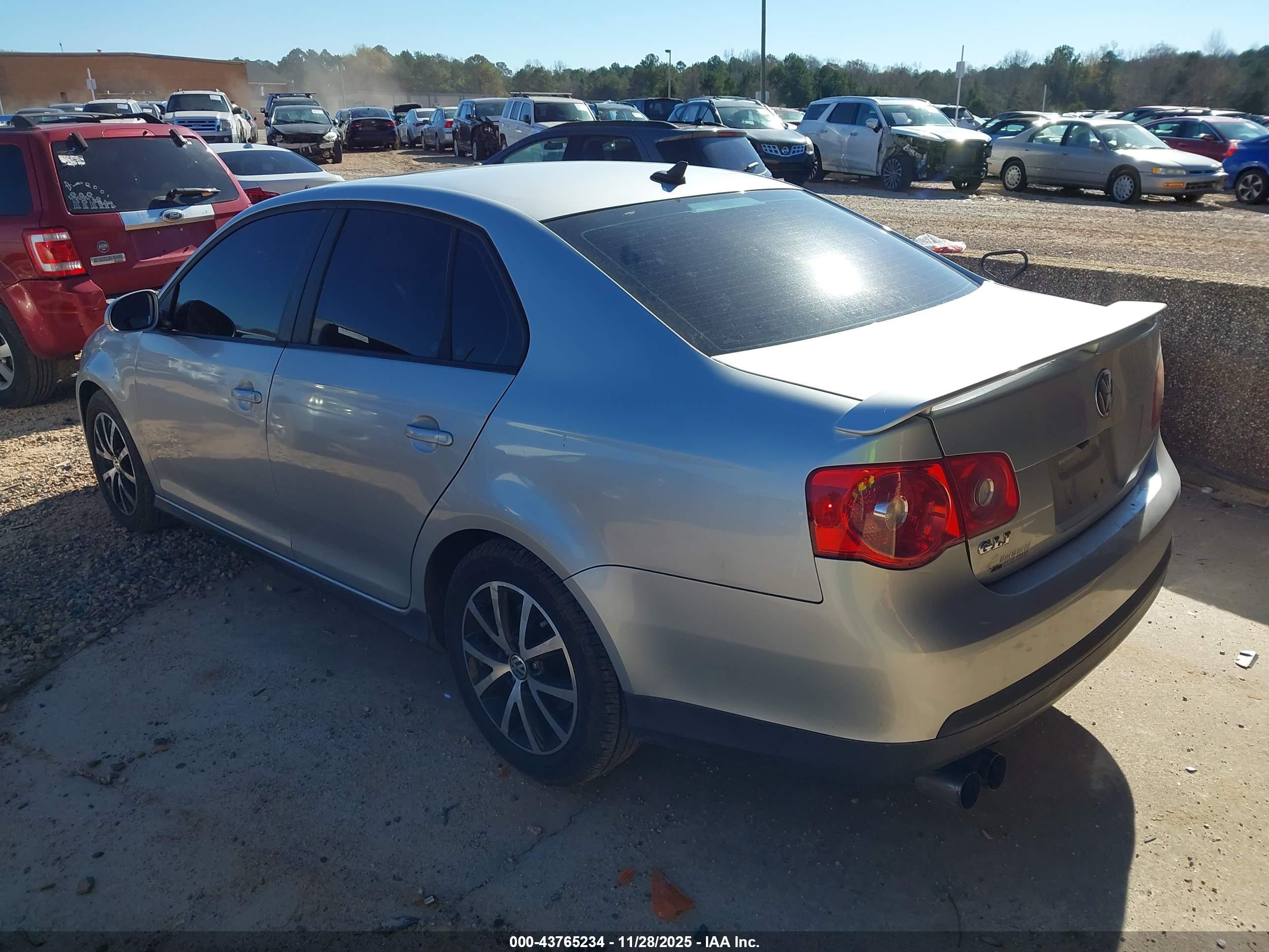 VOLKSWAGEN JETTA image 3