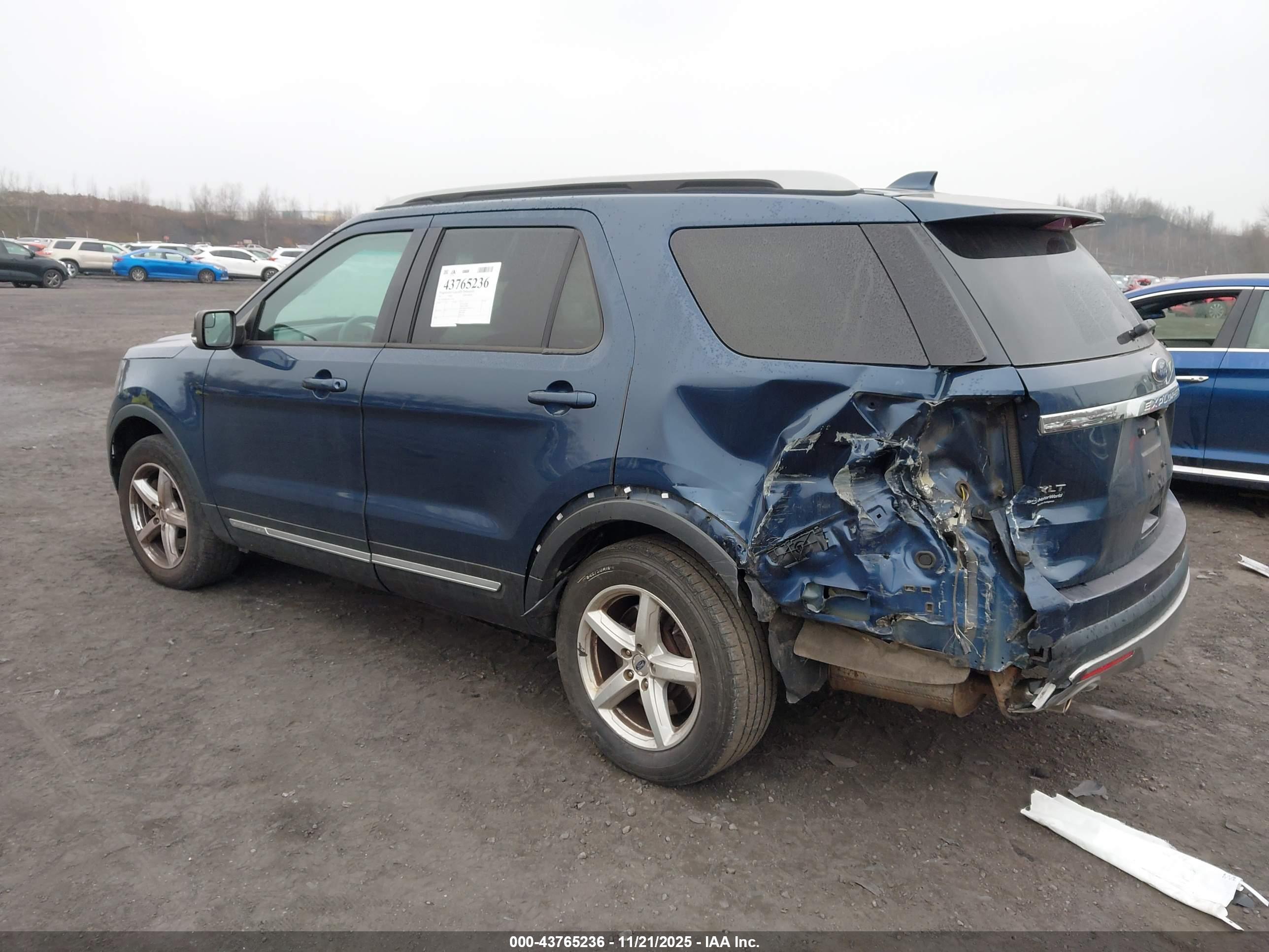 FORD EXPLORER image 3
