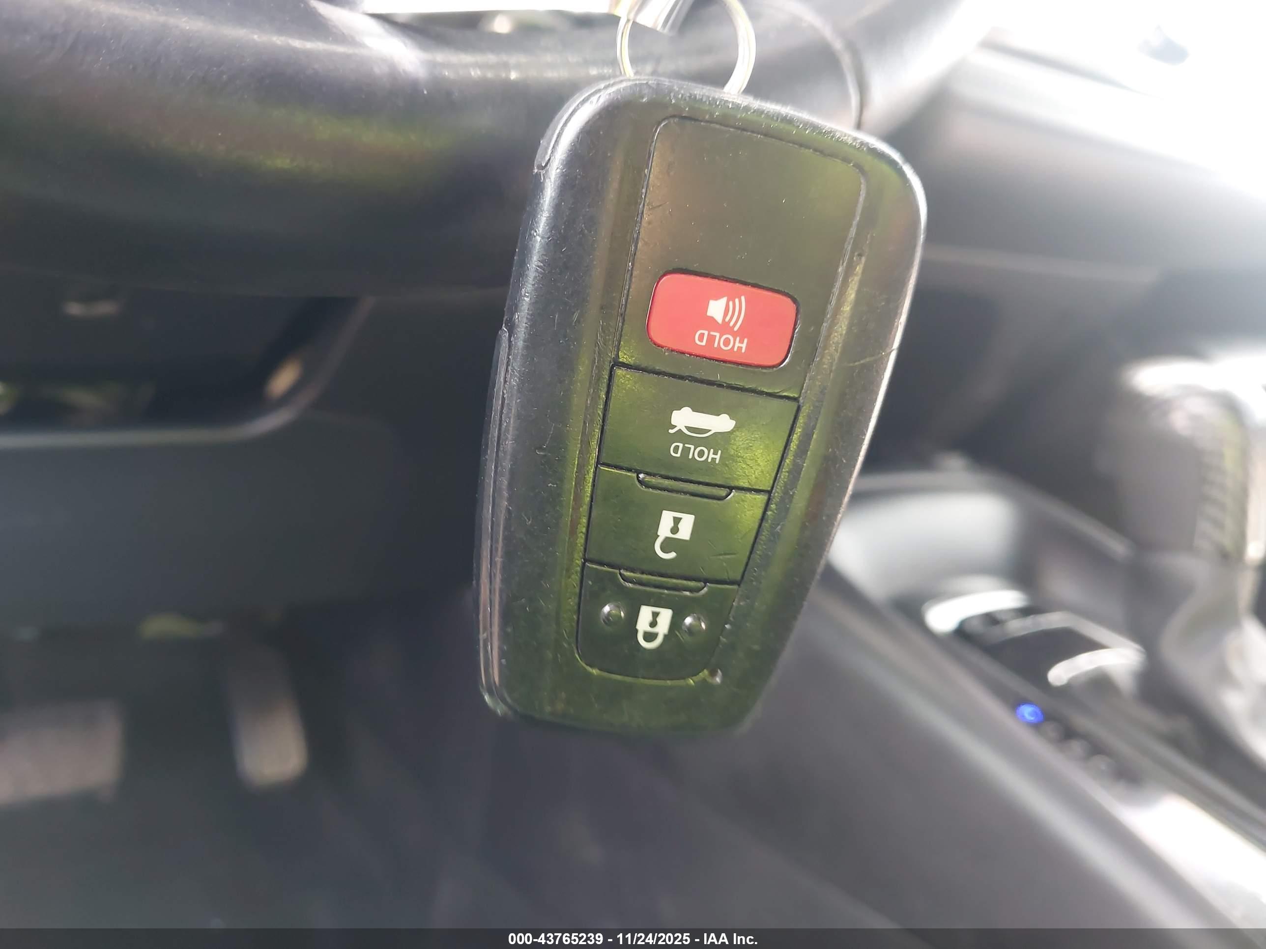 TOYOTA COROLLA image 11