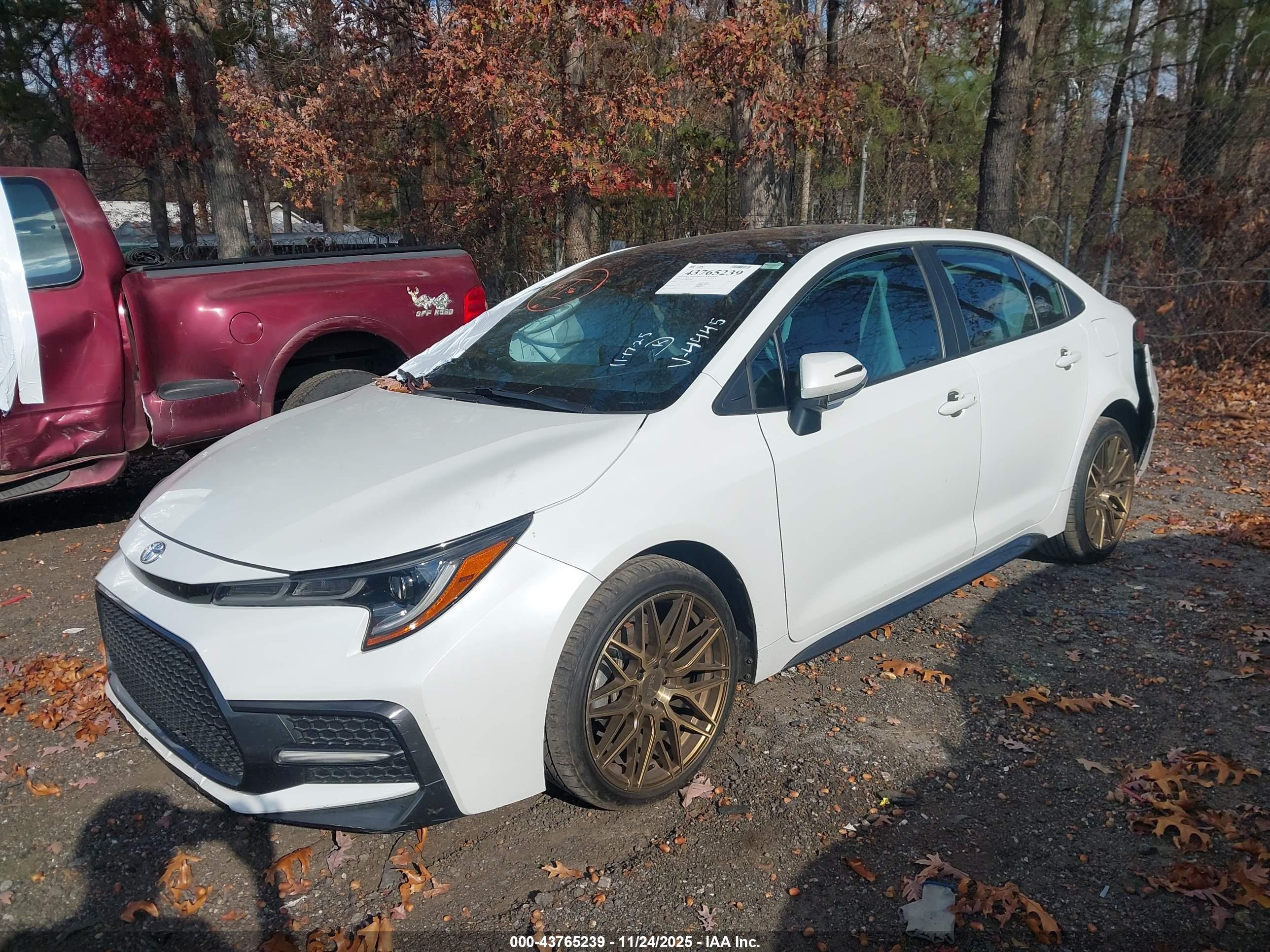 TOYOTA COROLLA image 2