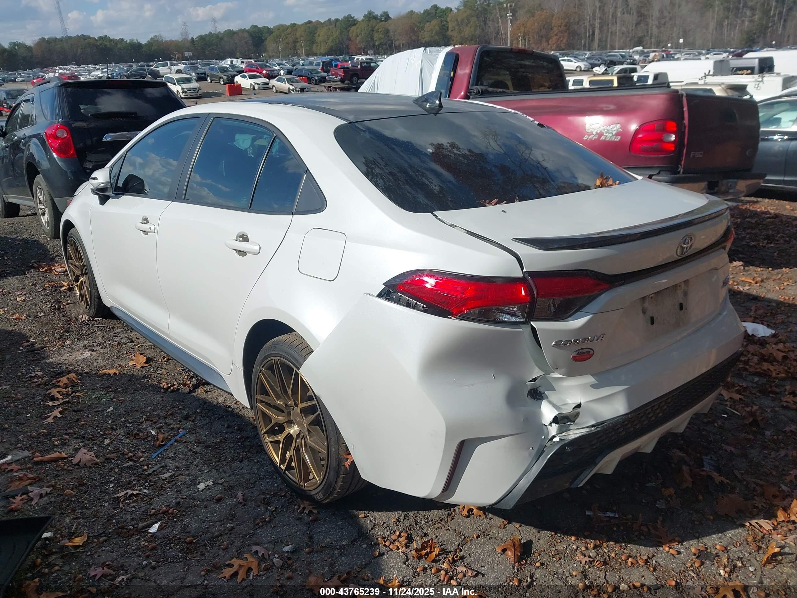 TOYOTA COROLLA image 3