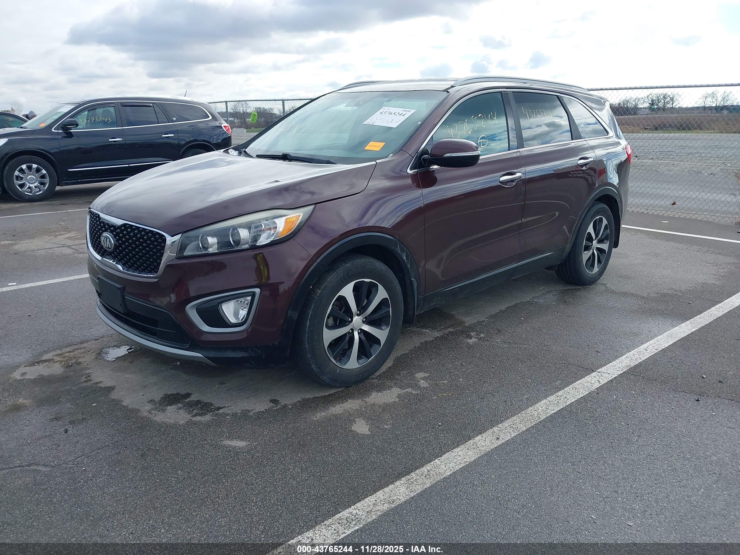 KIA SORENTO image 2