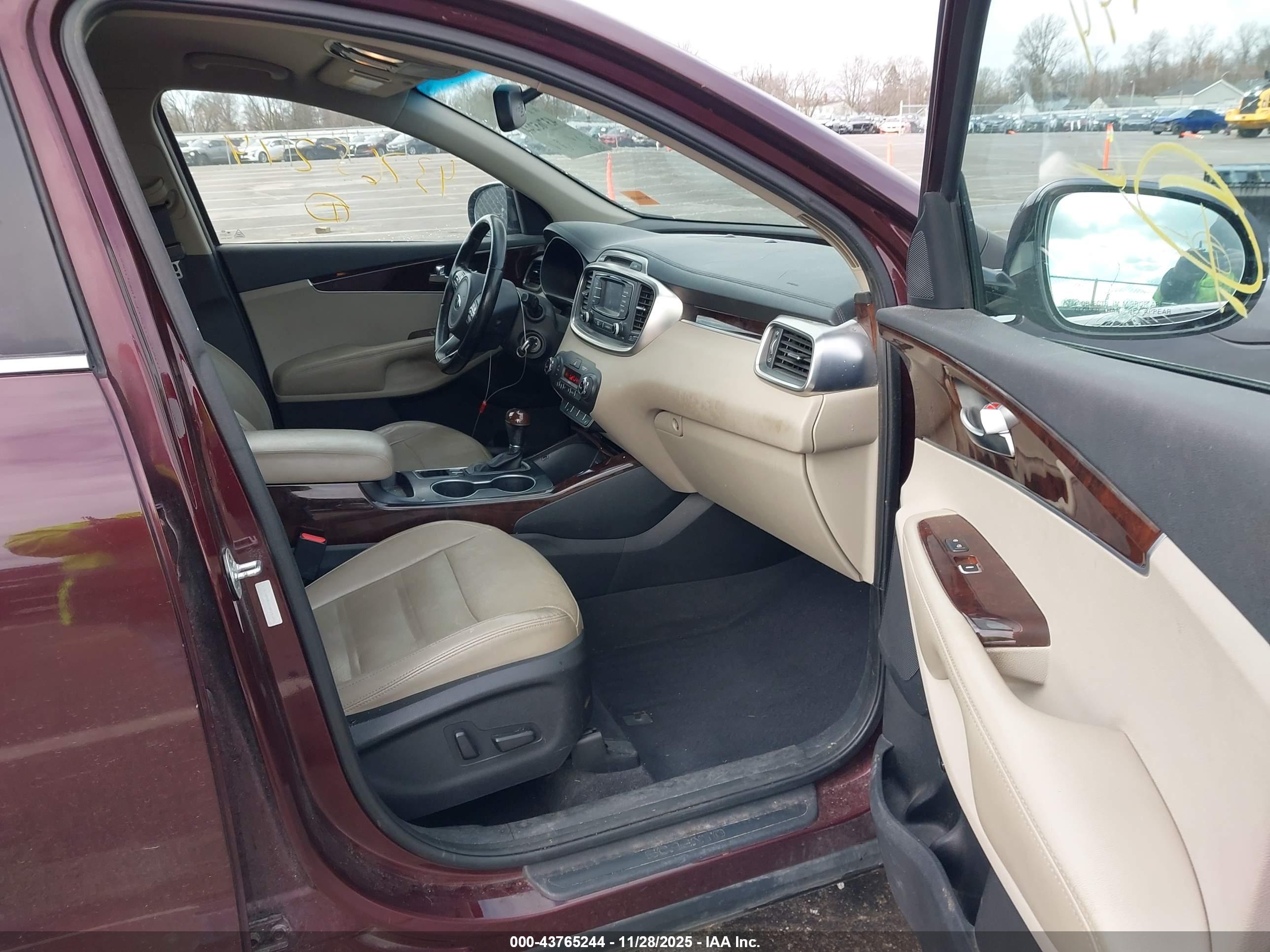 KIA SORENTO image 5