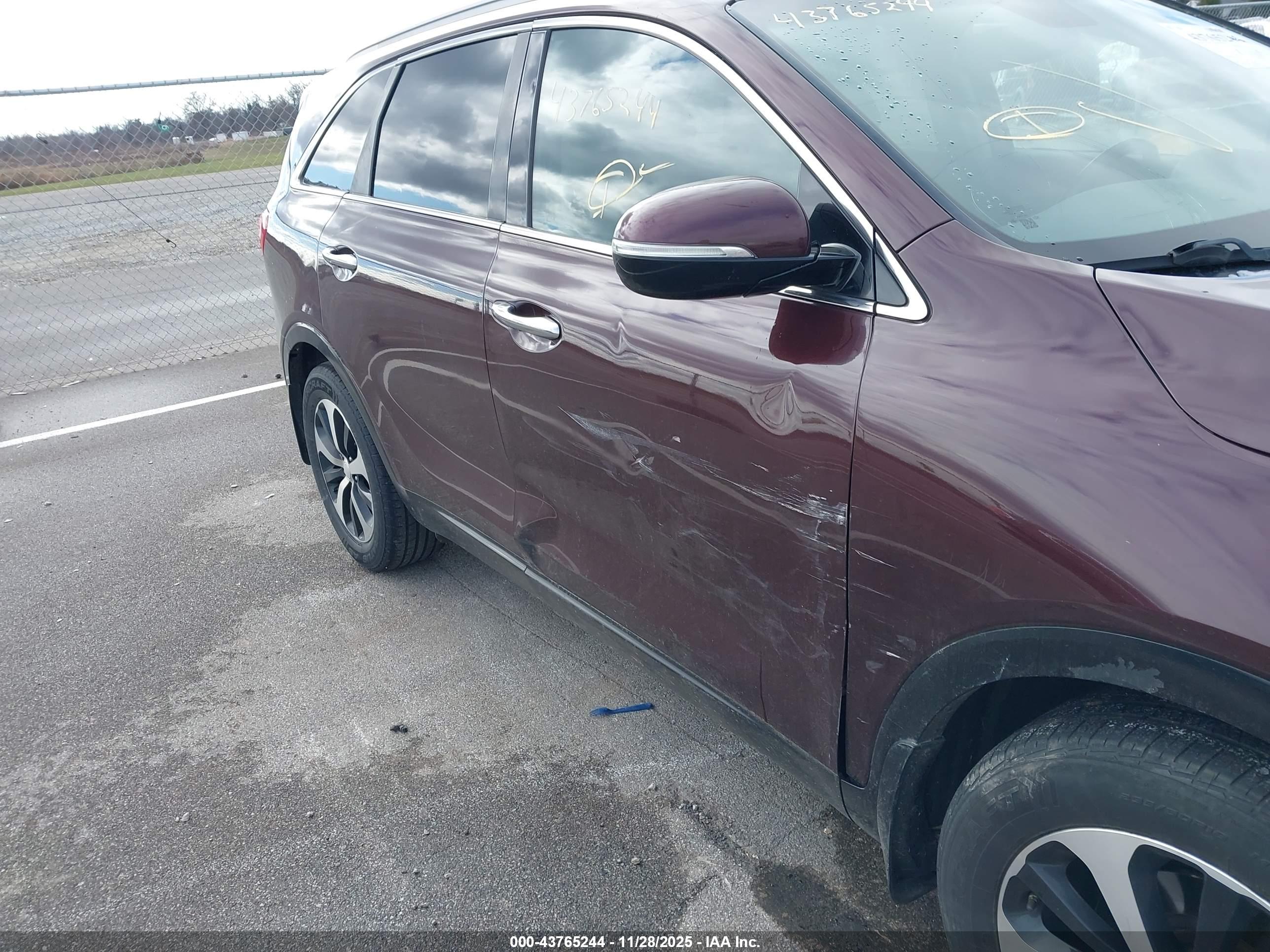 KIA SORENTO image 6