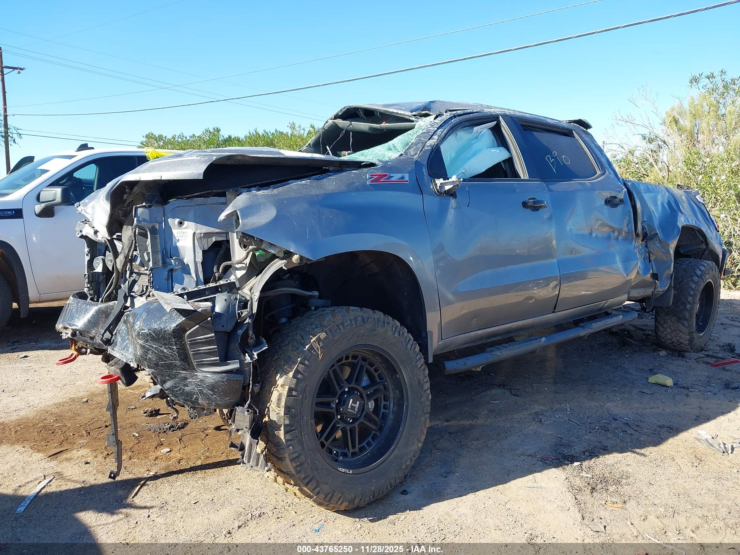 CHEVROLET SILVERADO image 6