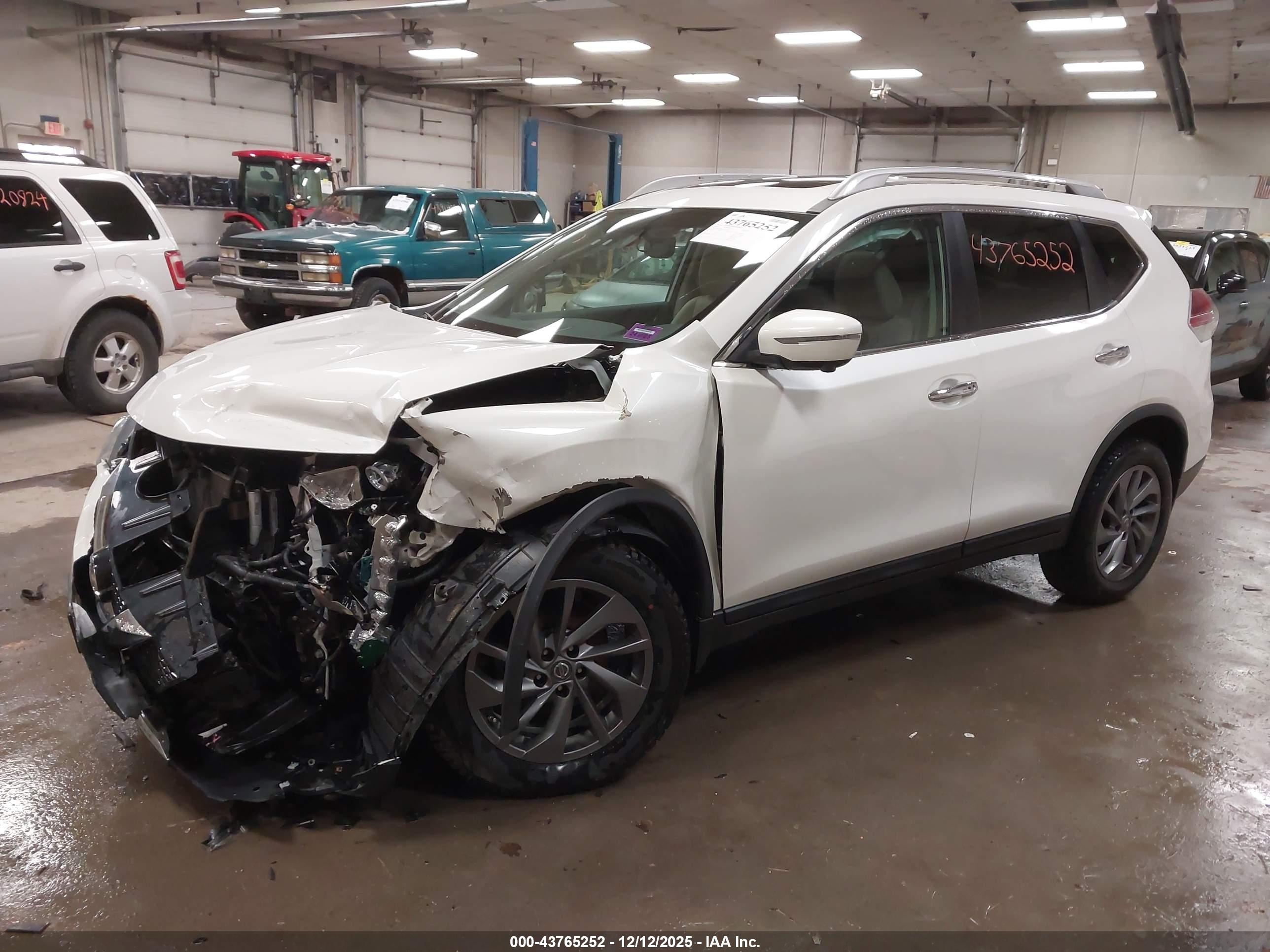 NISSAN ROGUE image 2
