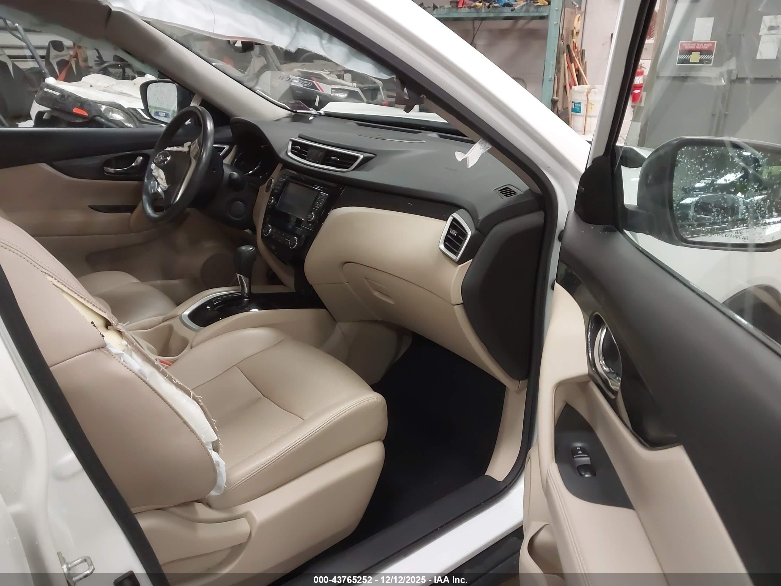 NISSAN ROGUE image 5