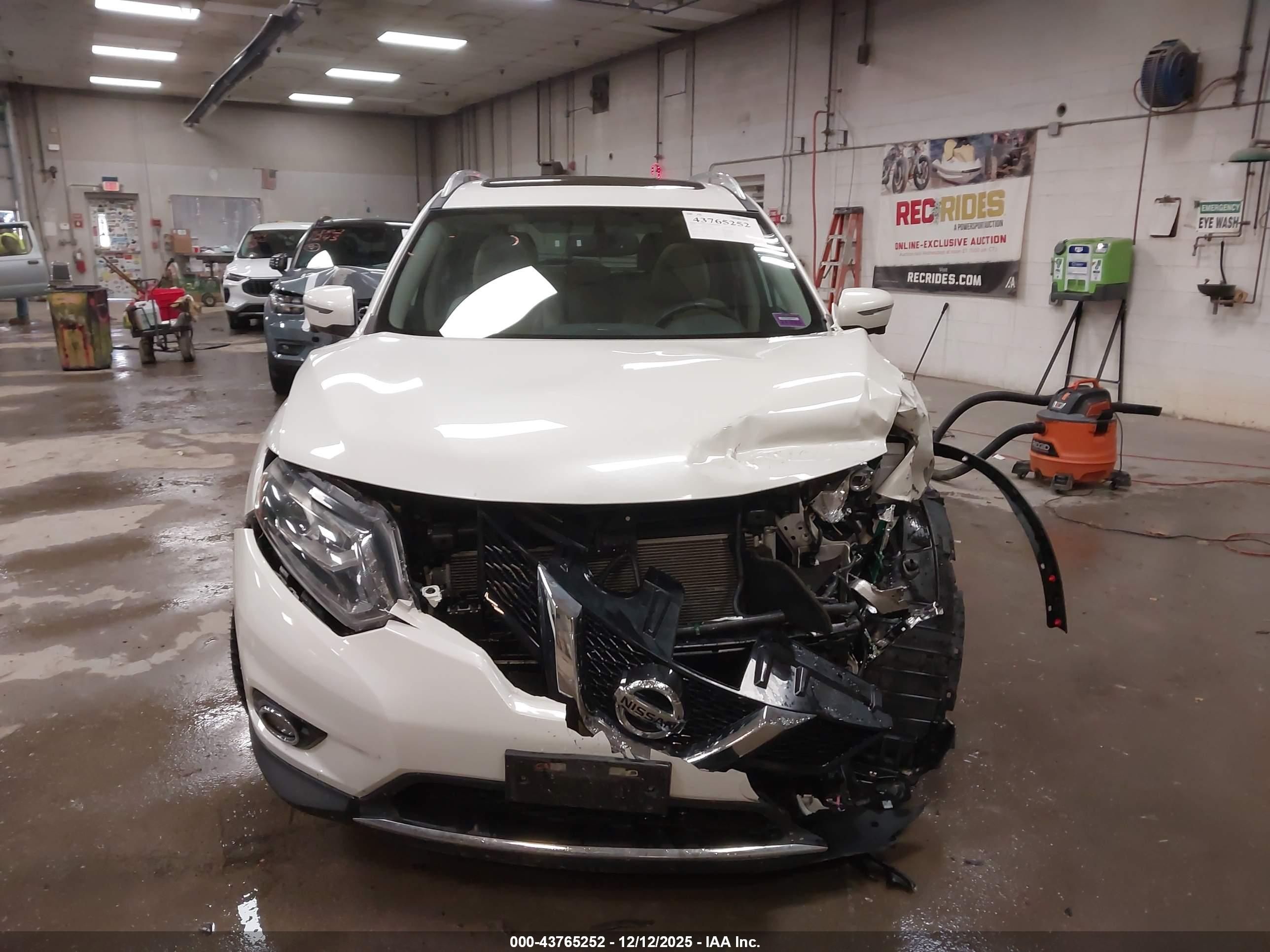 NISSAN ROGUE image 6