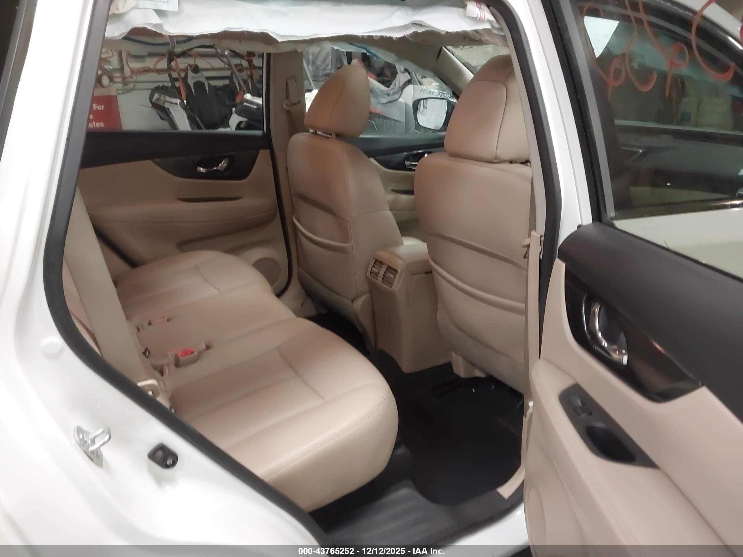 NISSAN ROGUE image 8