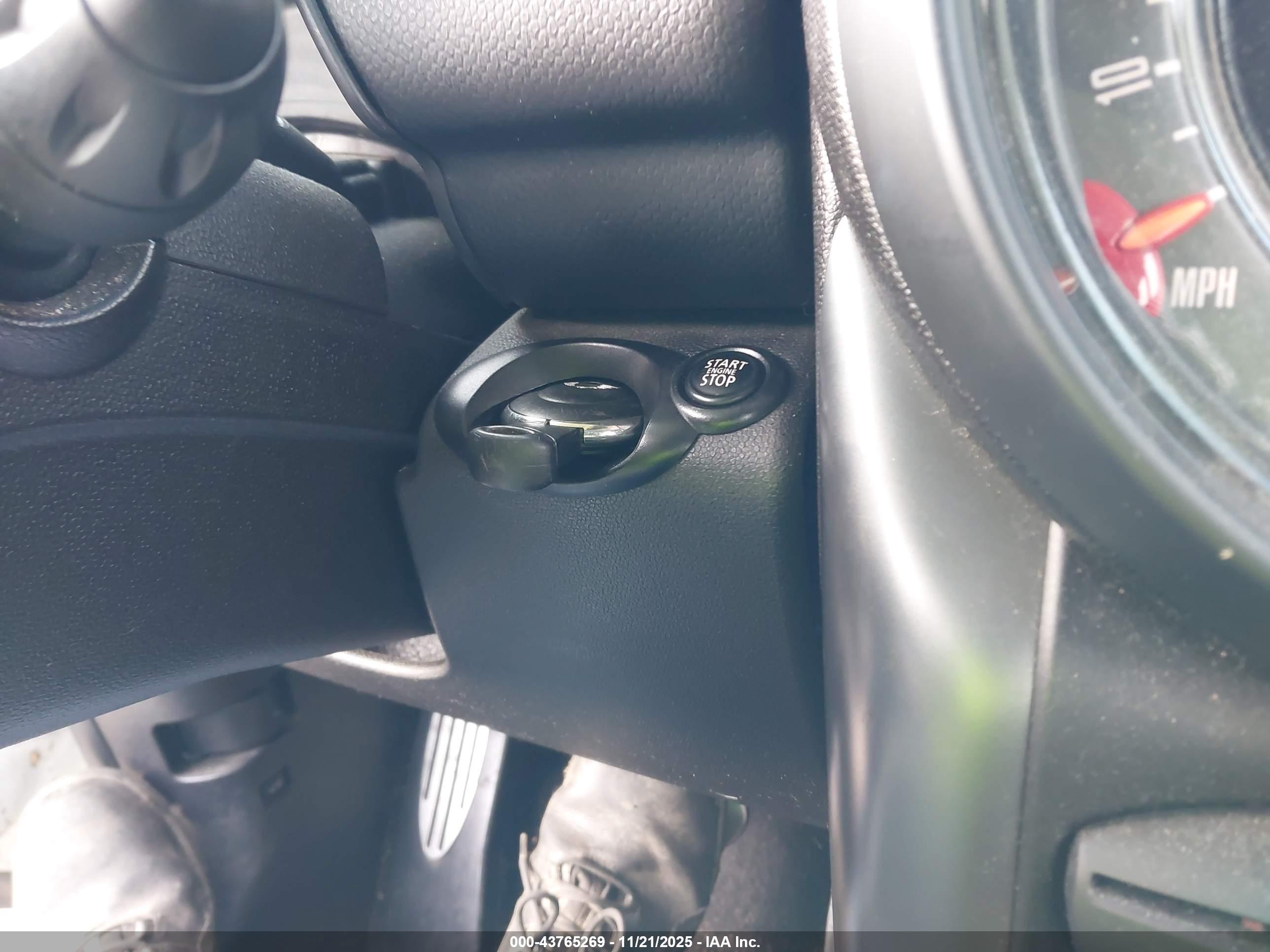 MINI COUNTRYMAN image 11