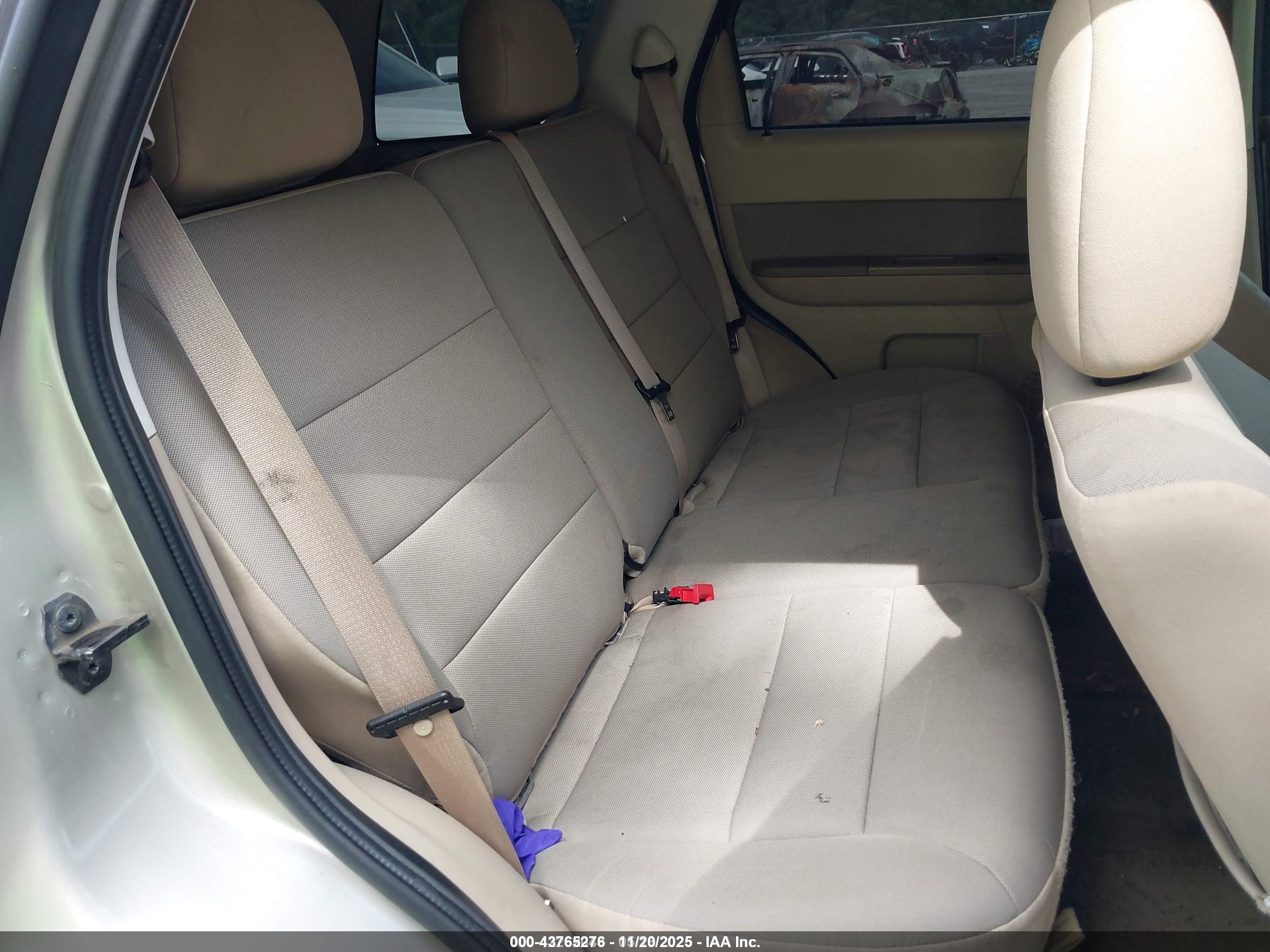 FORD ESCAPE image 8