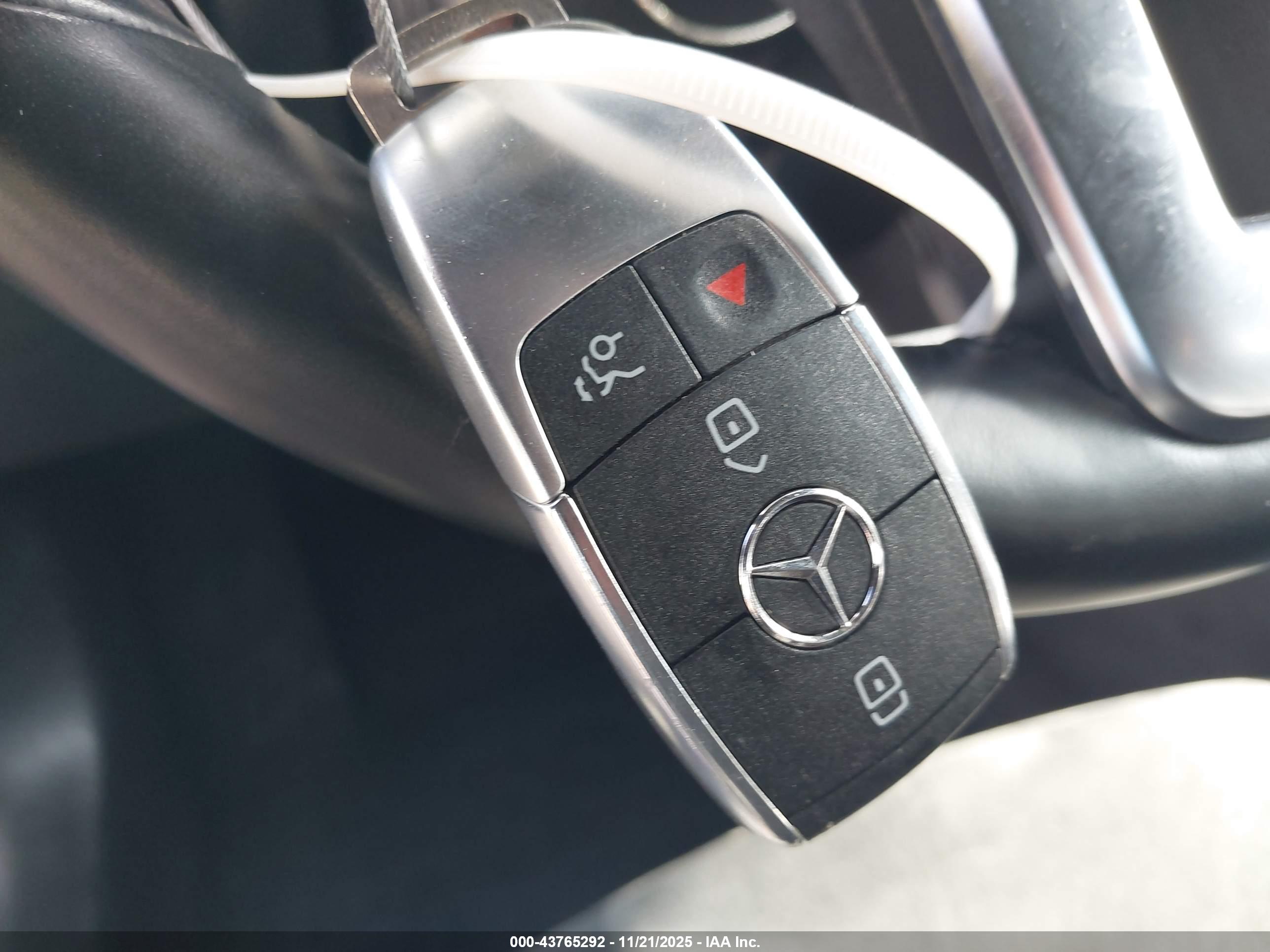 MERCEDES-BENZ CLA image 11