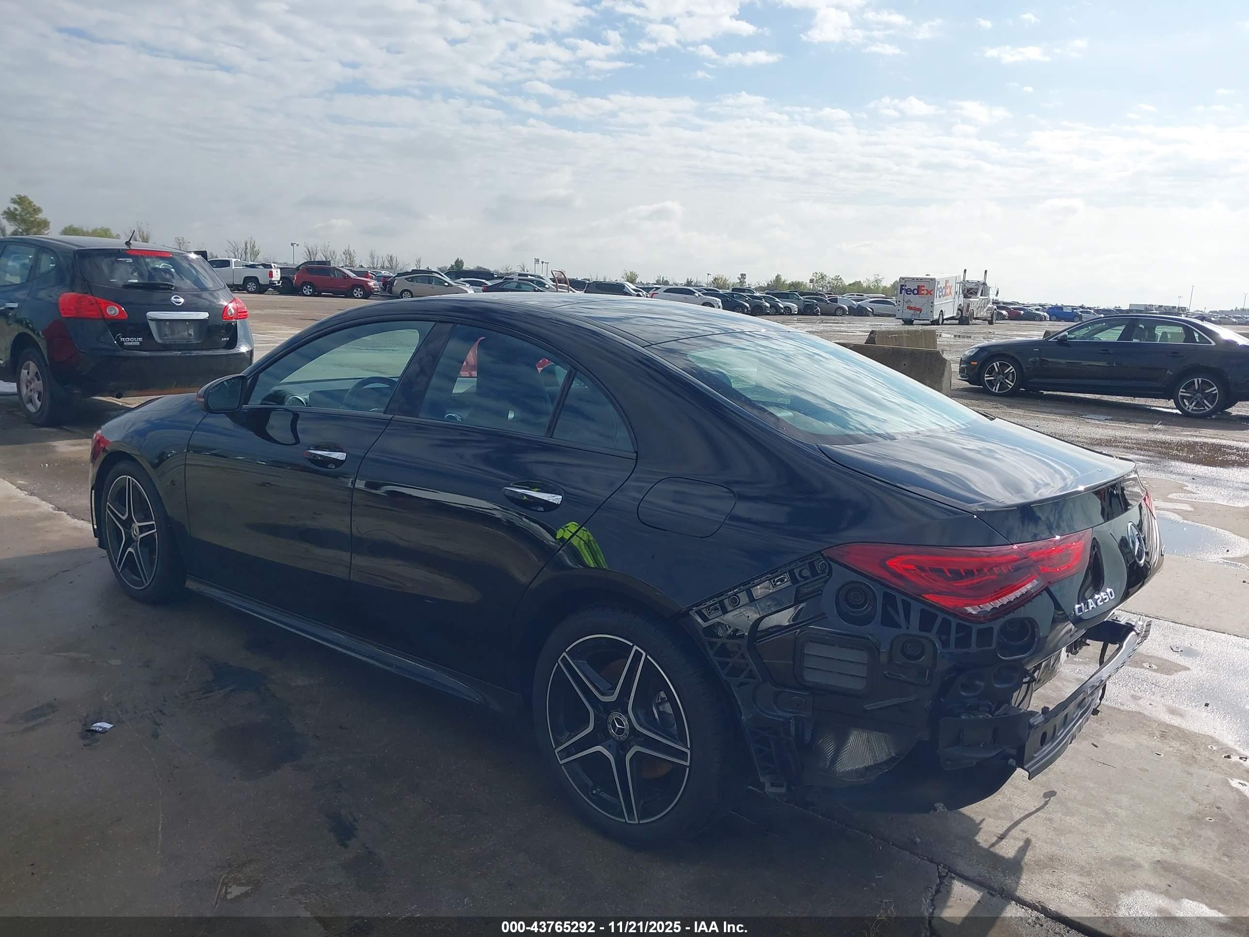 MERCEDES-BENZ CLA image 3