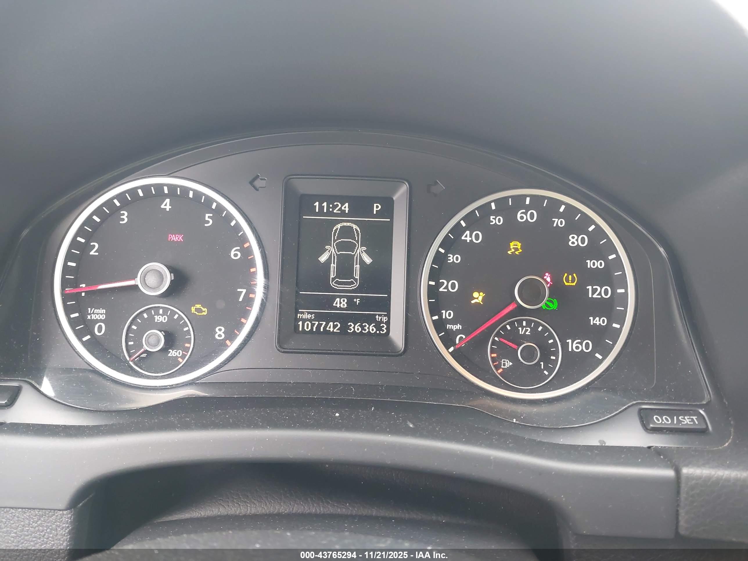 VOLKSWAGEN TIGUAN image 7