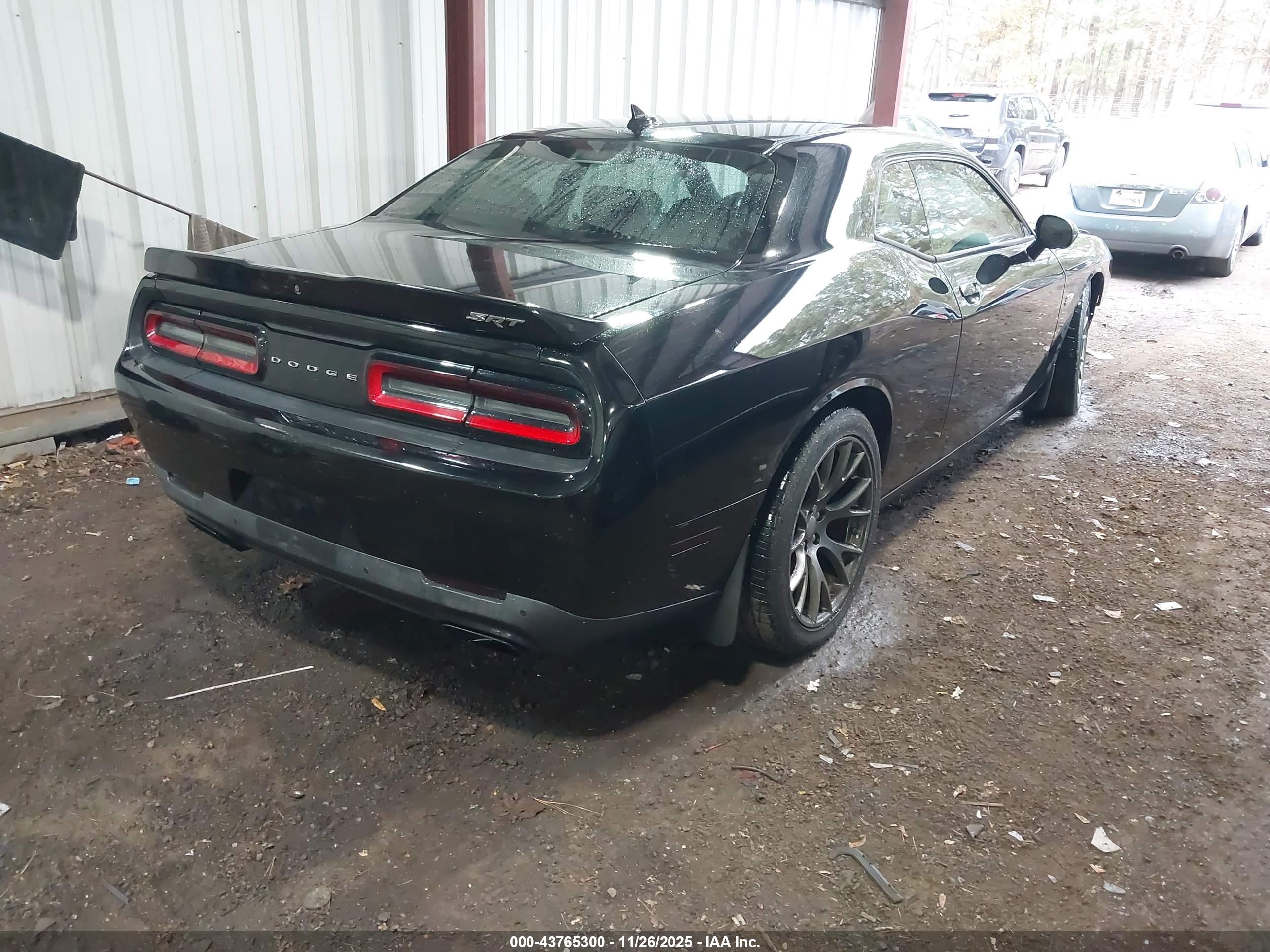 DODGE CHALLENGER image 4