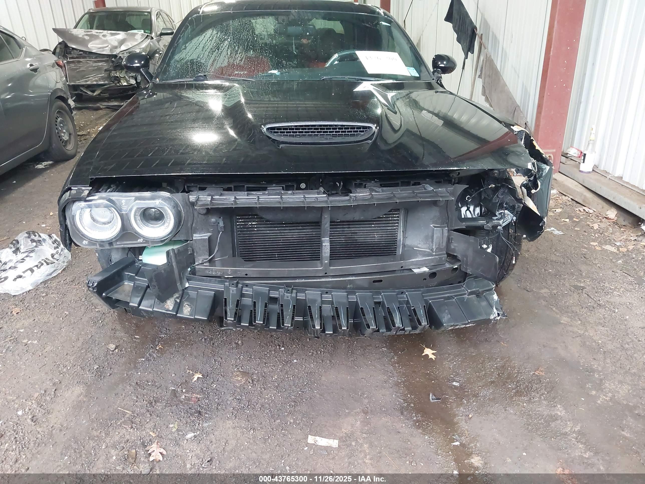DODGE CHALLENGER image 6