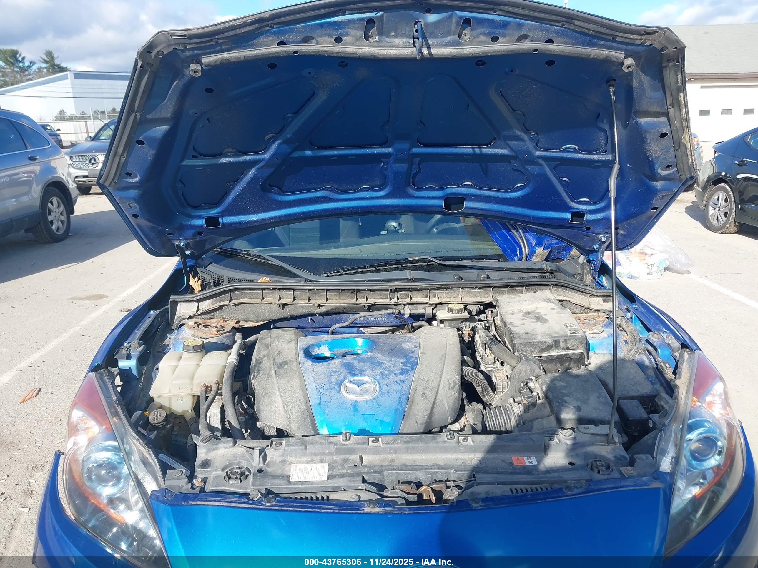MAZDA MAZDA3 image 10