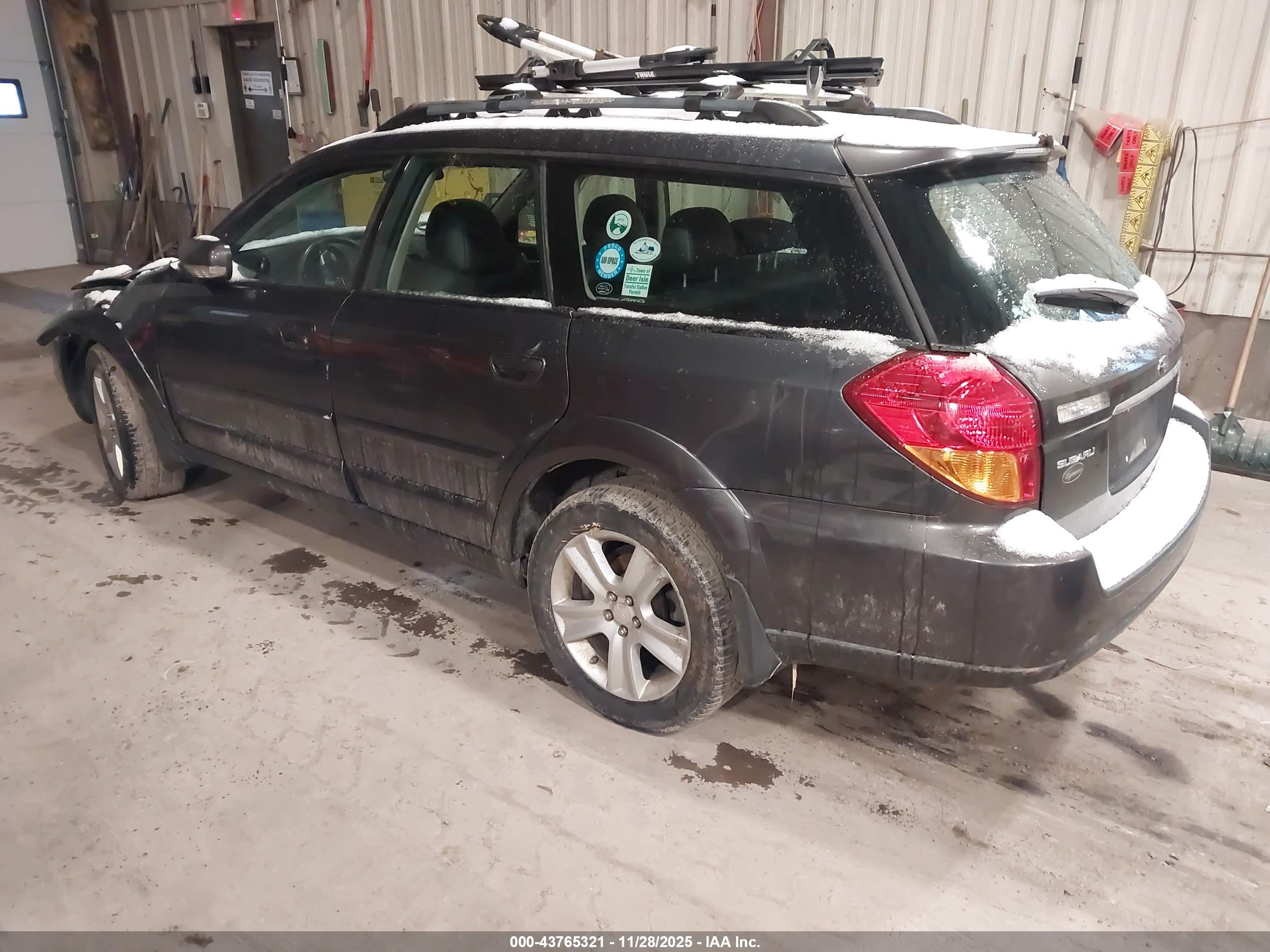SUBARU OUTBACK image 3