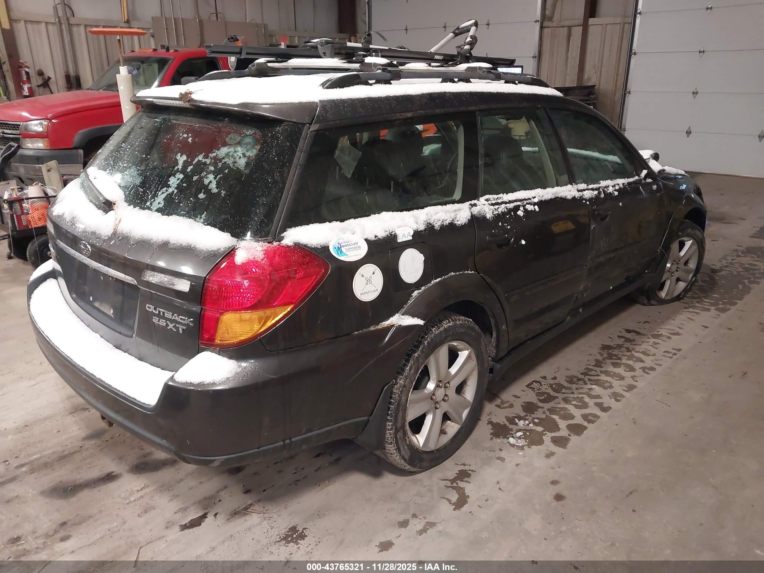 SUBARU OUTBACK image 4