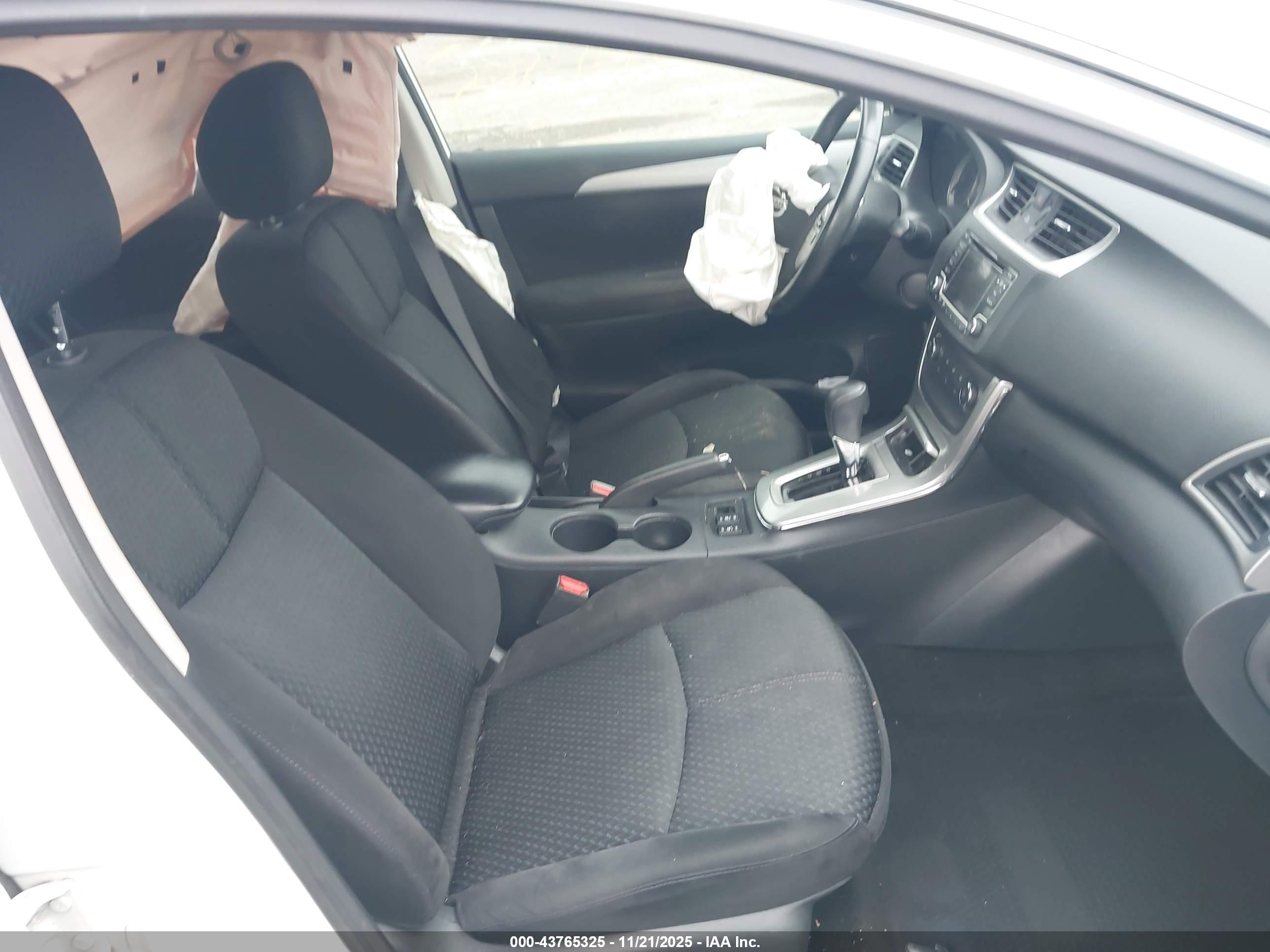 NISSAN SENTRA image 5