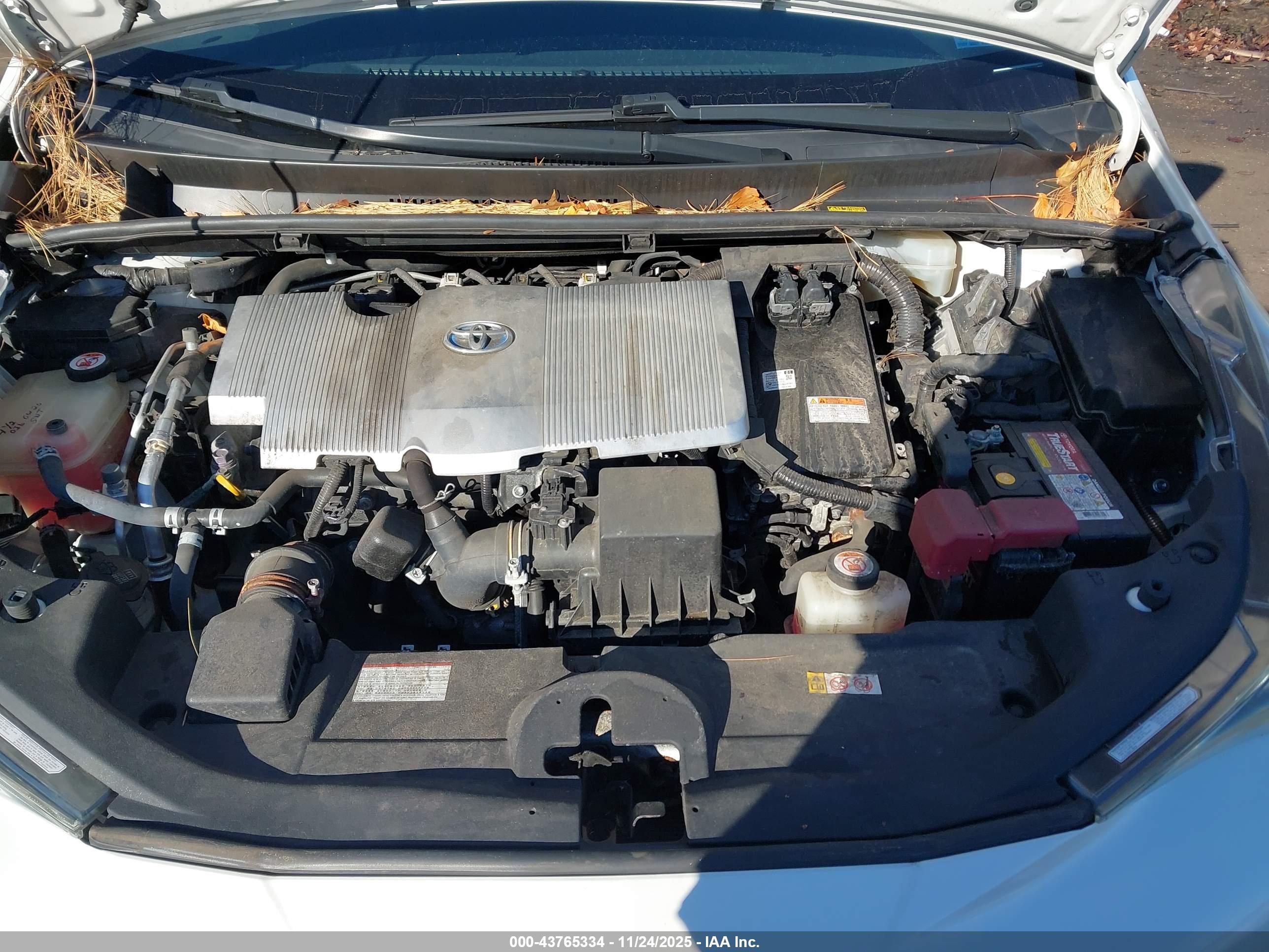 TOYOTA PRIUS image 10