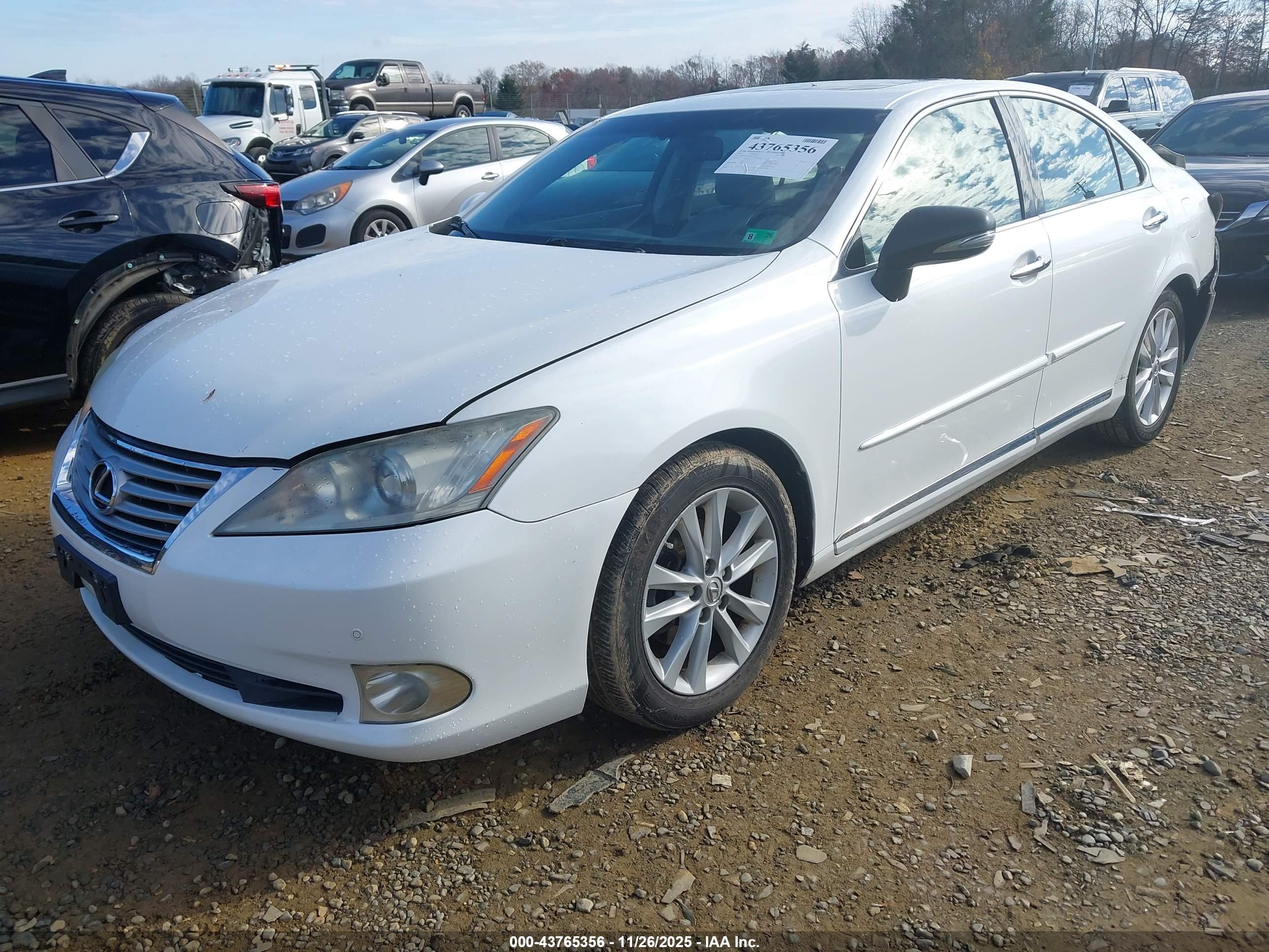 LEXUS ES image 2